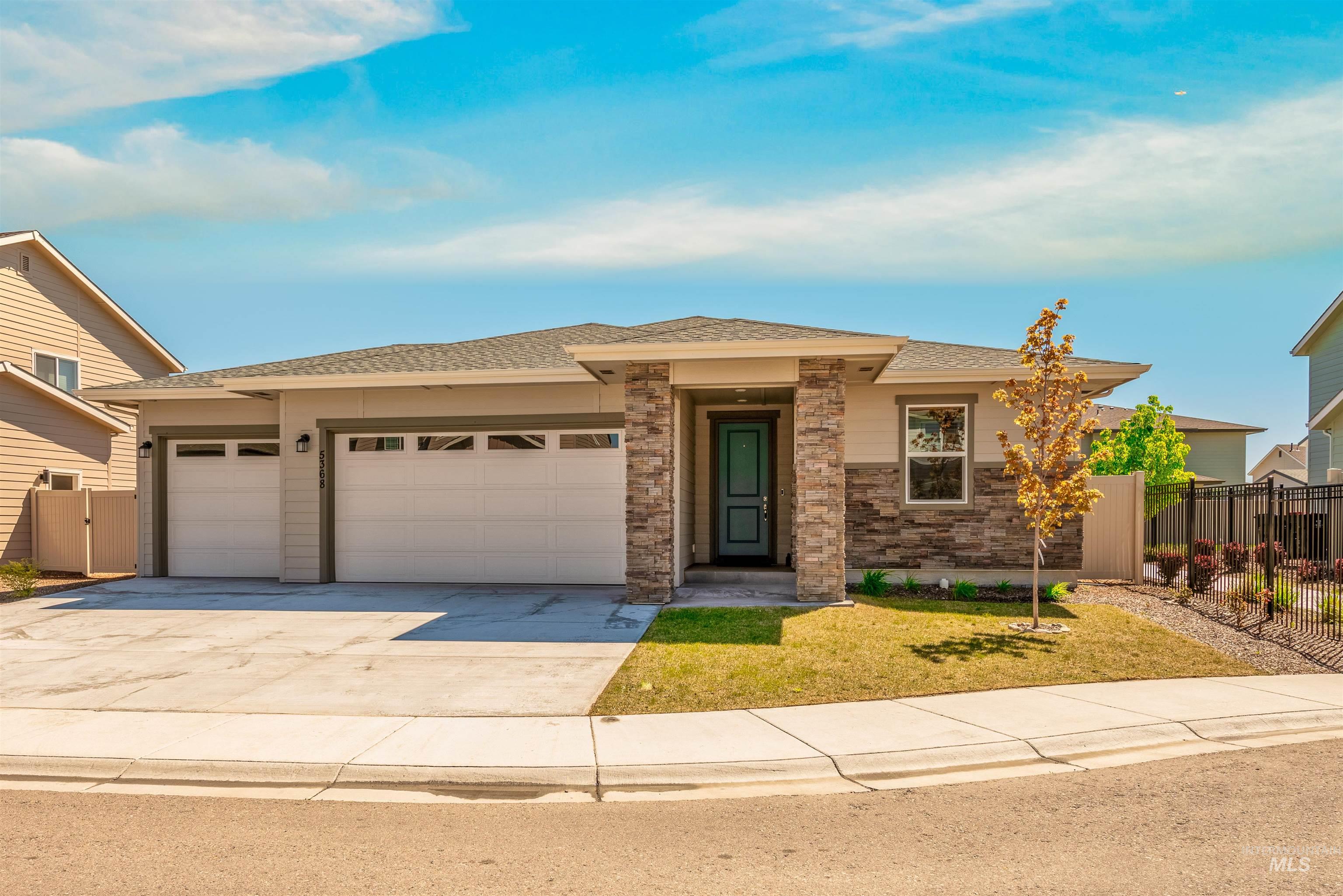 5368 S Snowden Ave, Meridian, Idaho 83642, 4 Bedrooms, 2 Bathrooms, Residential For Sale, Price $560,000,MLS 98903402