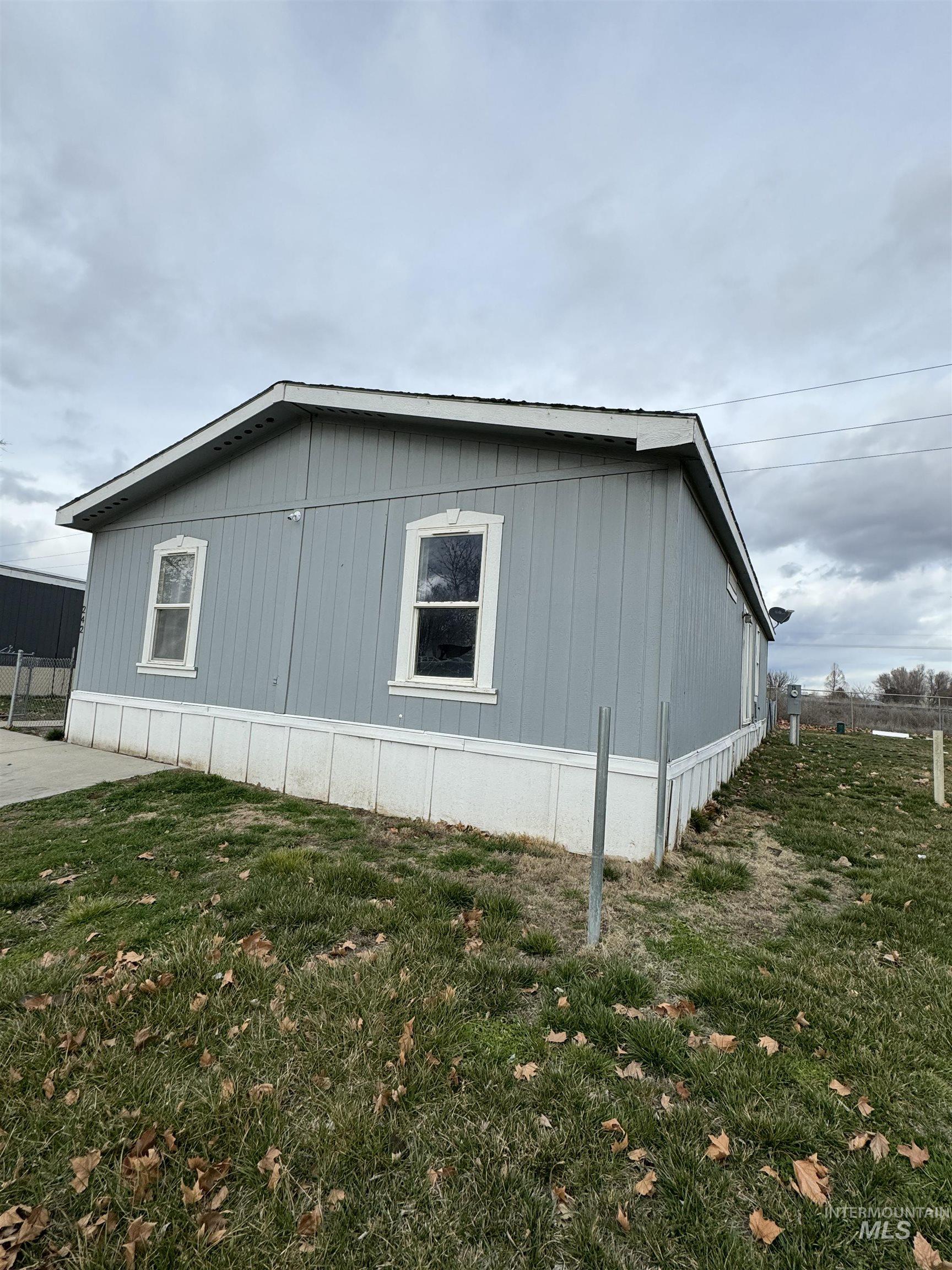 242 Friar Dr, Caldwell, Idaho 83605, 3 Bedrooms, 2 Bathrooms, Residential For Sale, Price $95,900,MLS 98903783