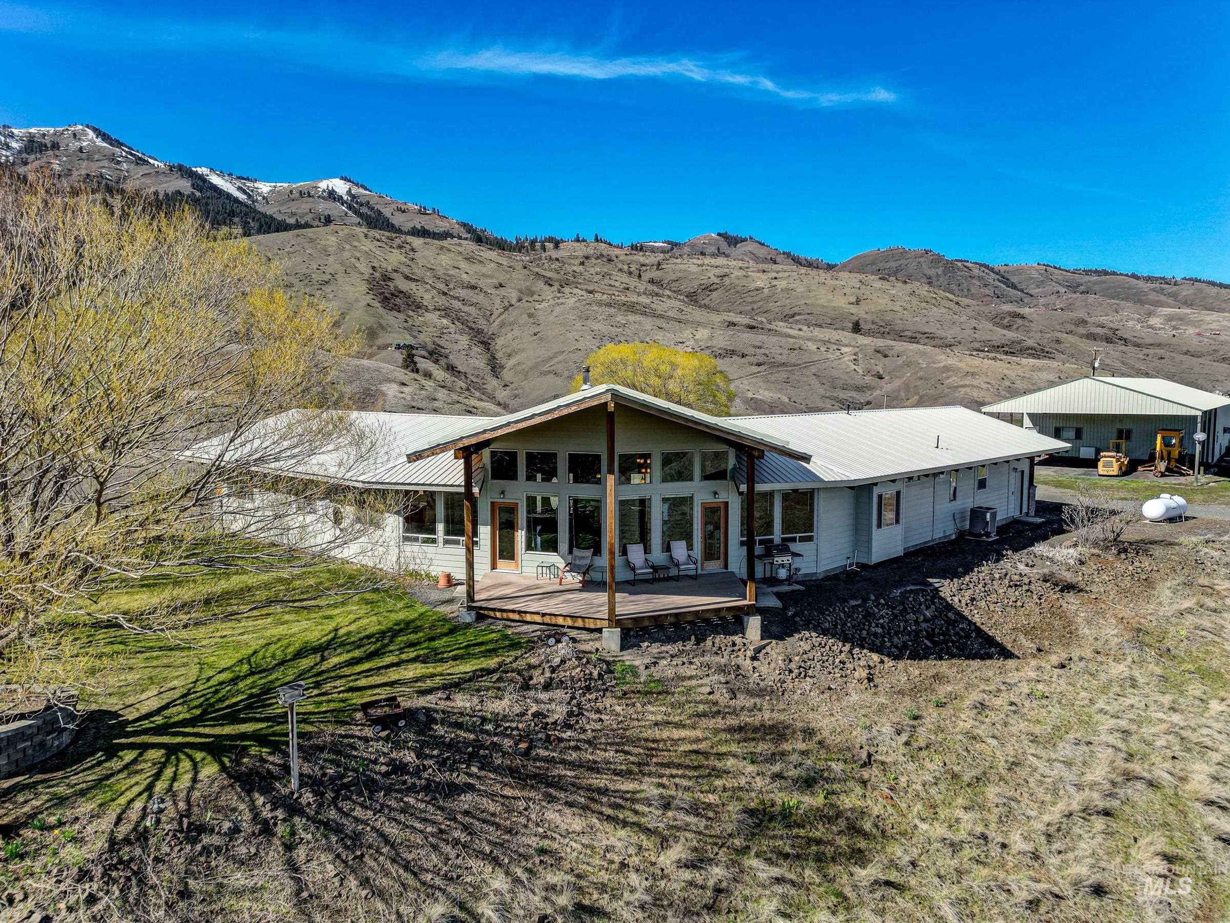 122 Salmon View Road, White Bird, Idaho 83554, 3 Bedrooms, 2.5 Bathrooms, Residential For Sale, Price $925,000,MLS 98903947