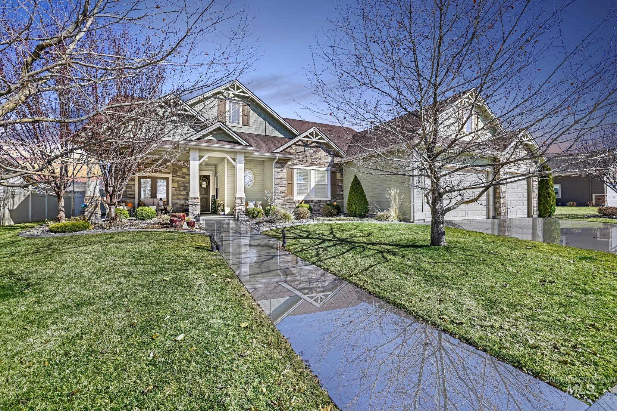 590 Sun Terrace Dr, Twin Falls, Idaho 83301-8975, 4 Bedrooms, 3.5 Bathrooms, Residential For Sale, Price $799,000,MLS 98904034