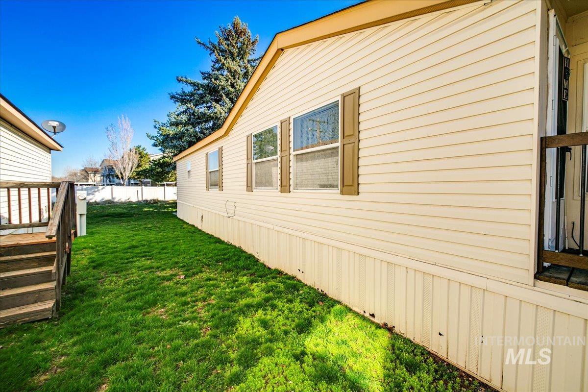 8594 W Irving Ln, Boise, Idaho 83704, 3 Bedrooms, 2 Bathrooms, Residential For Sale, Price $145,000,MLS 98904187