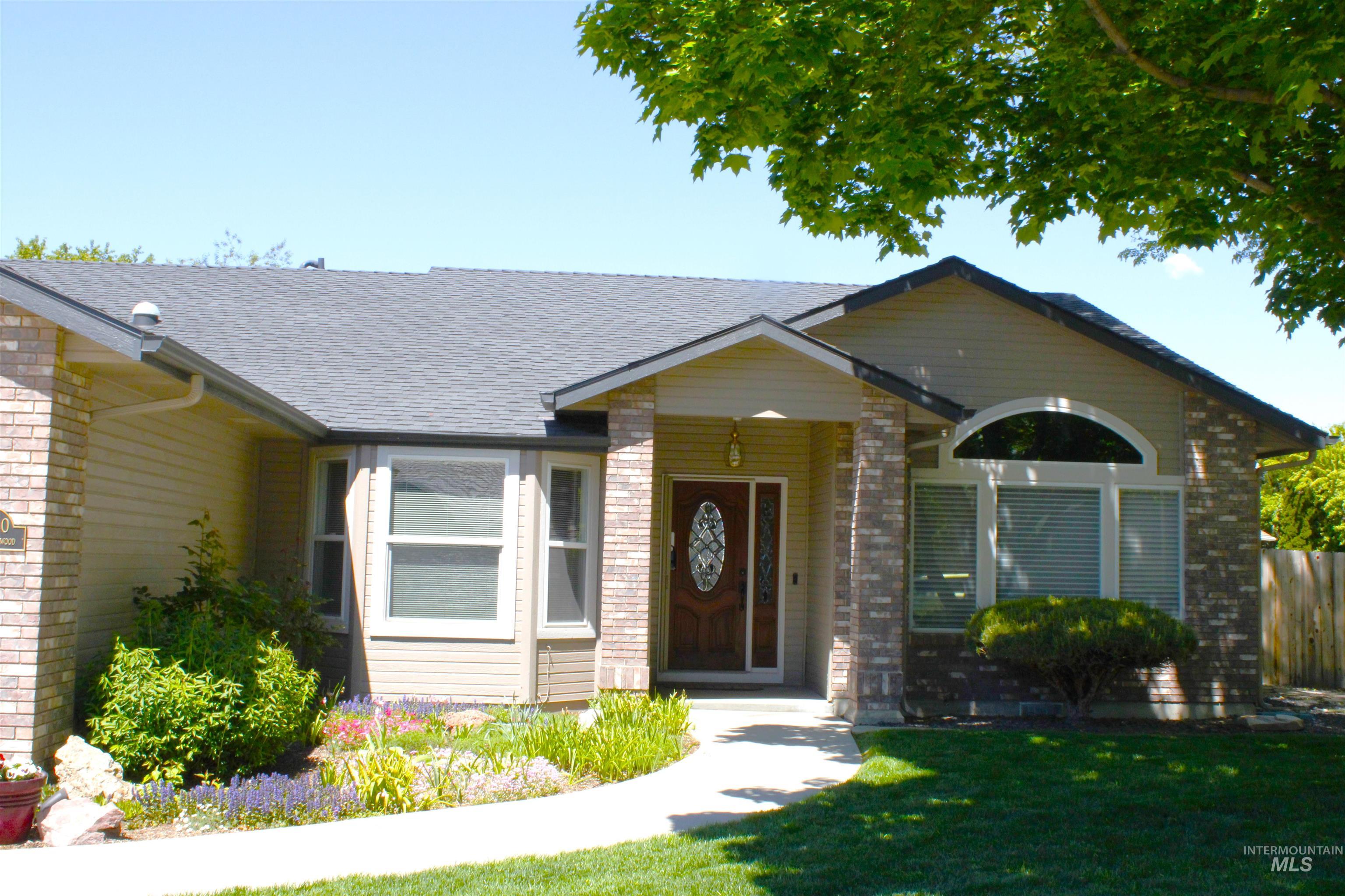 10480 W Rockwood St, Boise, Idaho 83704, 3 Bedrooms, 2 Bathrooms, Residential For Sale, Price $575,000,MLS 98904193