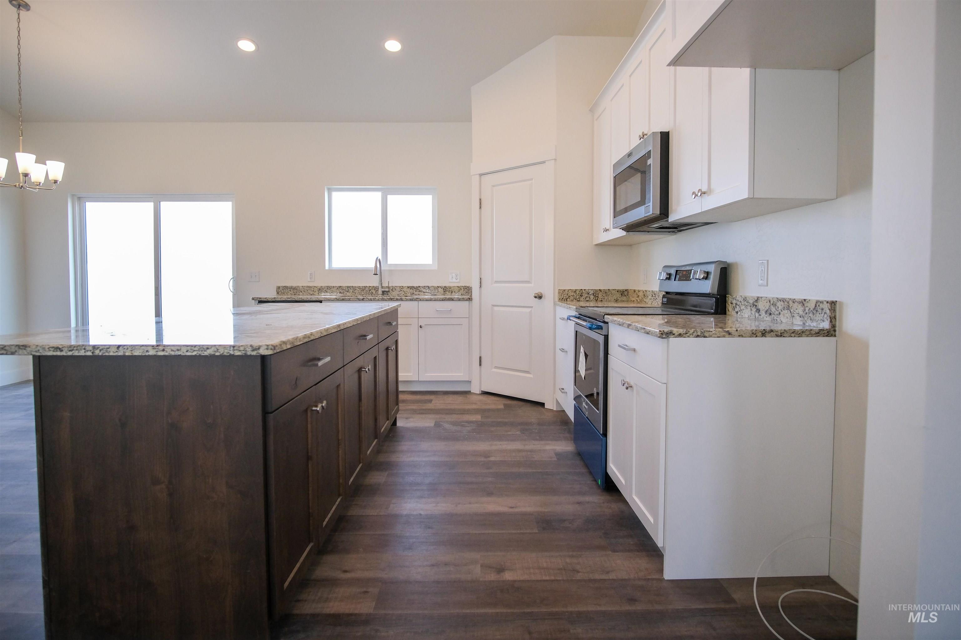 2431 Dorchester Avenue, Burley, Idaho 83318, 4 Bedrooms, 2 Bathrooms, Residential For Sale, Price $399,000, 98904583