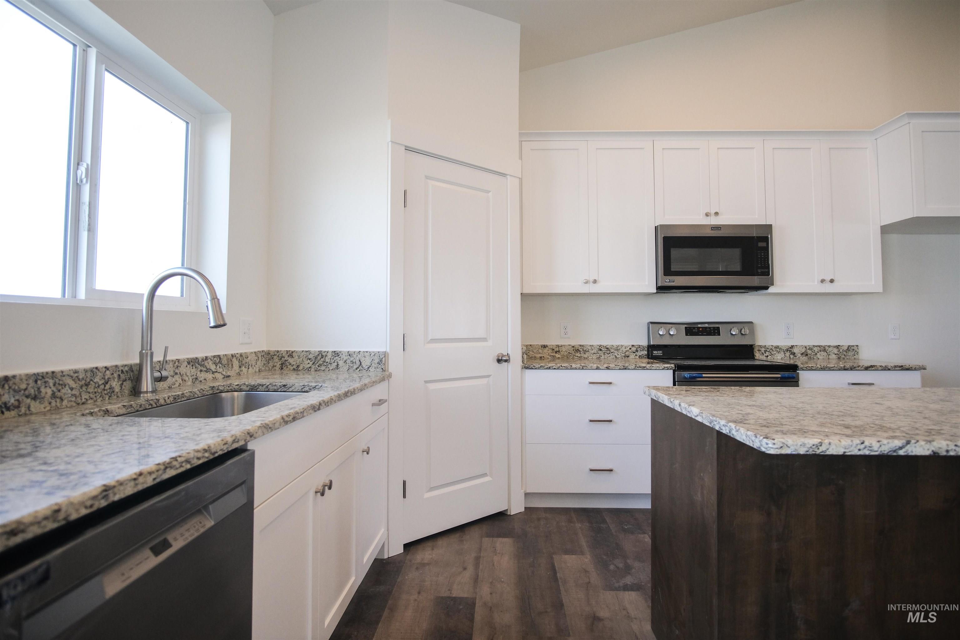 2431 Dorchester Avenue, Burley, Idaho 83318, 4 Bedrooms, 2 Bathrooms, Residential For Sale, Price $399,000, 98904583