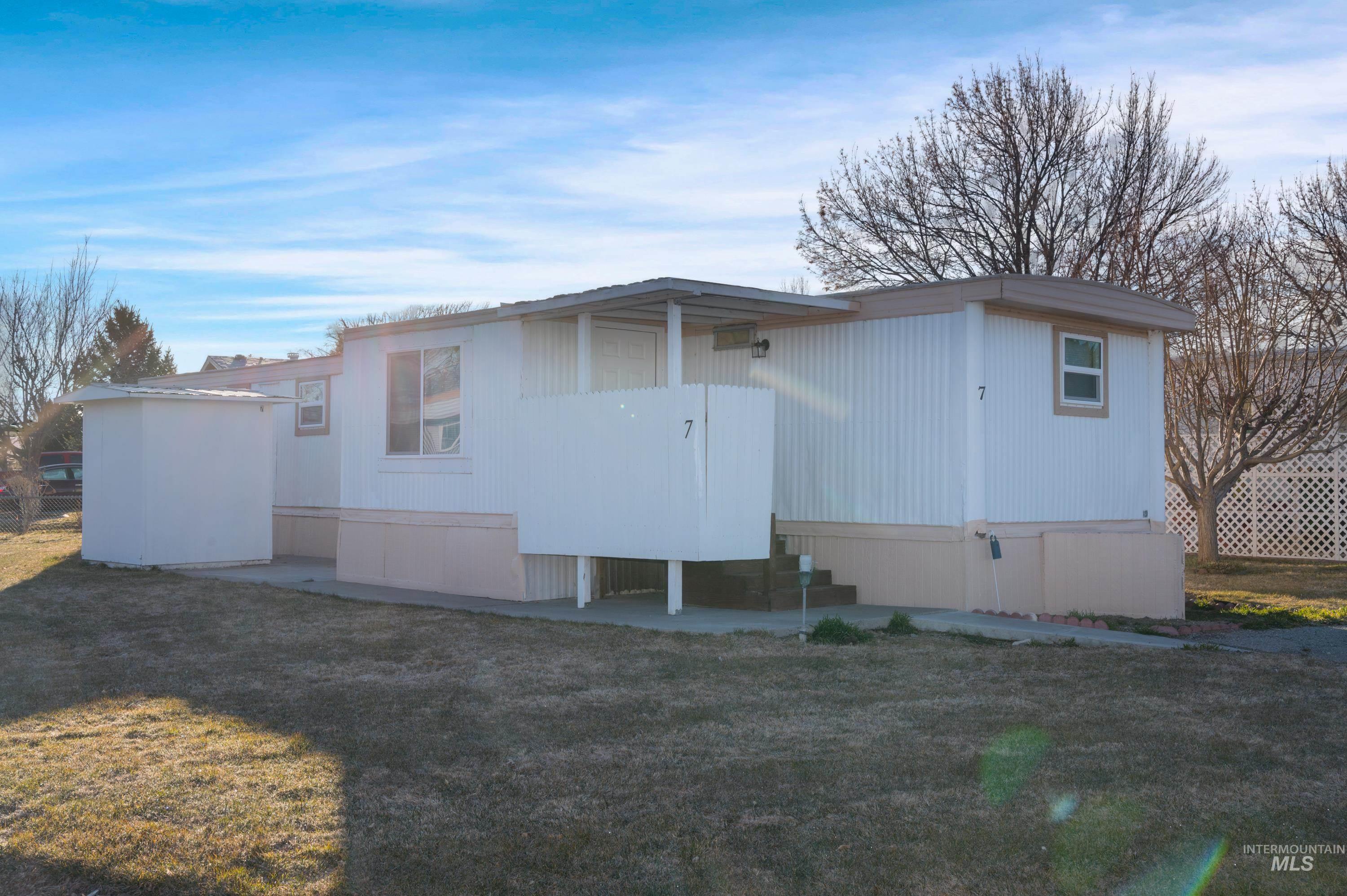 198 South Hills Rd, Twin Falls, Idaho 83301-0000, 3 Bedrooms, 1 Bathroom, Residential For Sale, Price $69,900,MLS 98905297