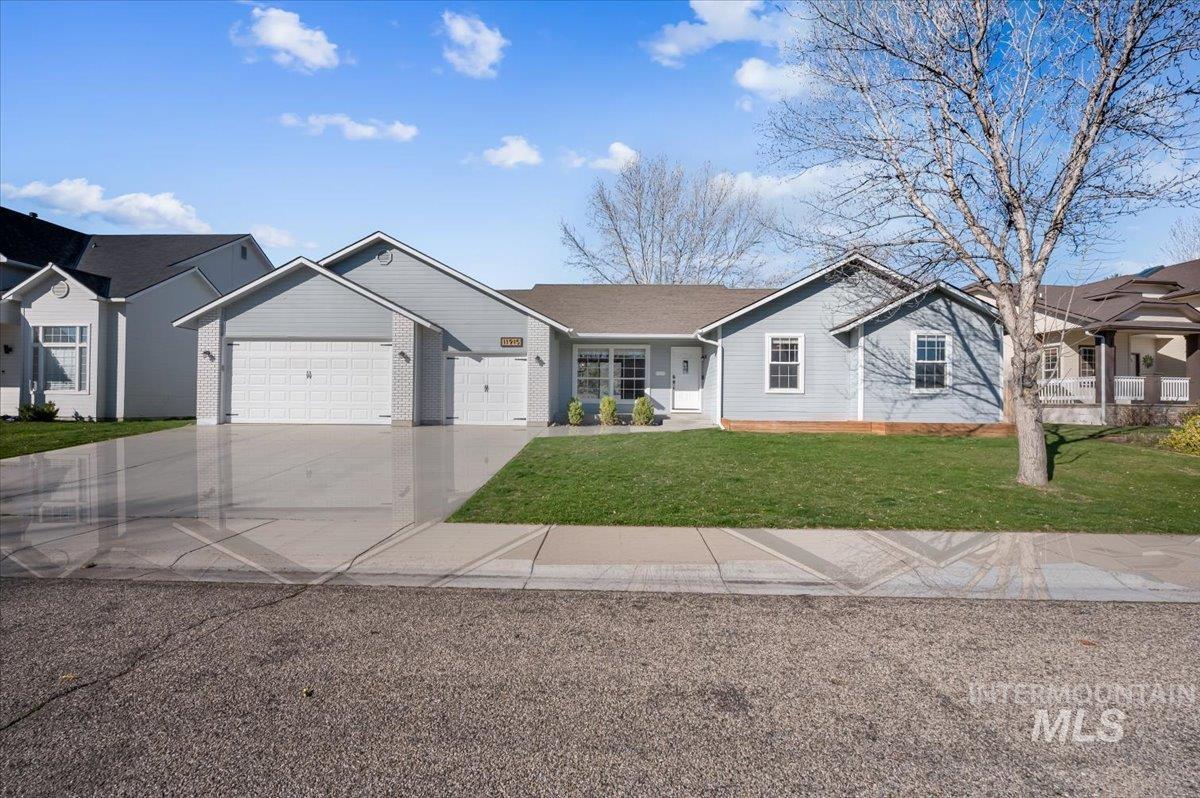 11915 W Silverking Drive, Boise, Idaho 83709, 5 Bedrooms, 3 Bathrooms, Residential For Sale, Price $628,000,MLS 98905490