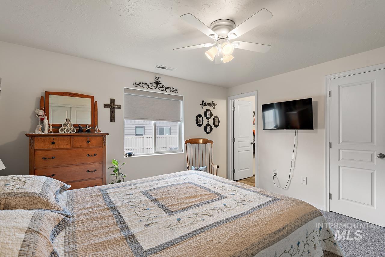 691 Alpine Lake, Middleton, Idaho 83644, 3 Bedrooms, 2 Bathrooms, Residential For Sale, Price $375,500,MLS 98905551