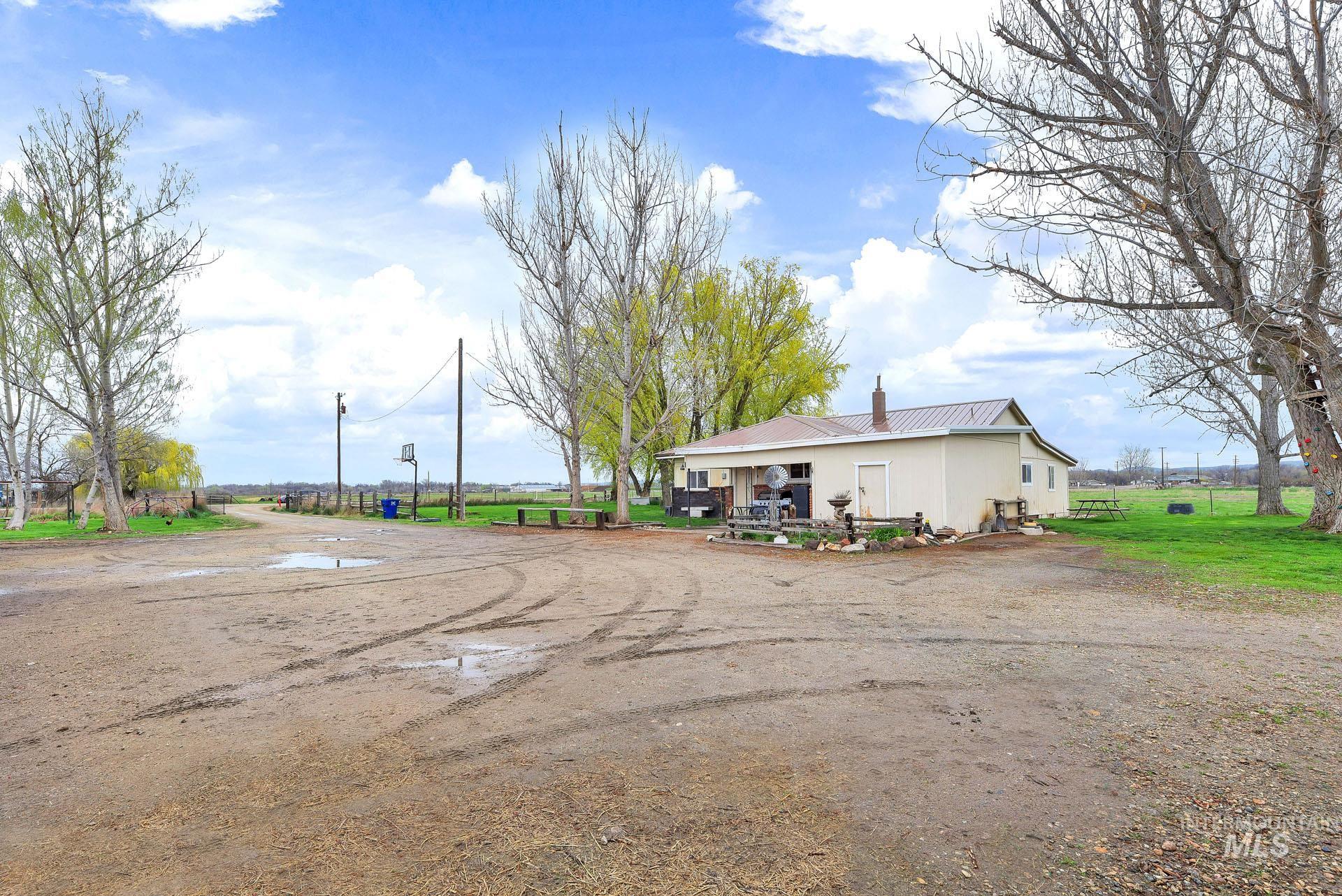 1115 NW 11th Ave, Payette, Idaho 83661, 4 Bedrooms, 1 Bathroom, Farm & Ranch For Sale, Price $949,900,MLS 98906201
