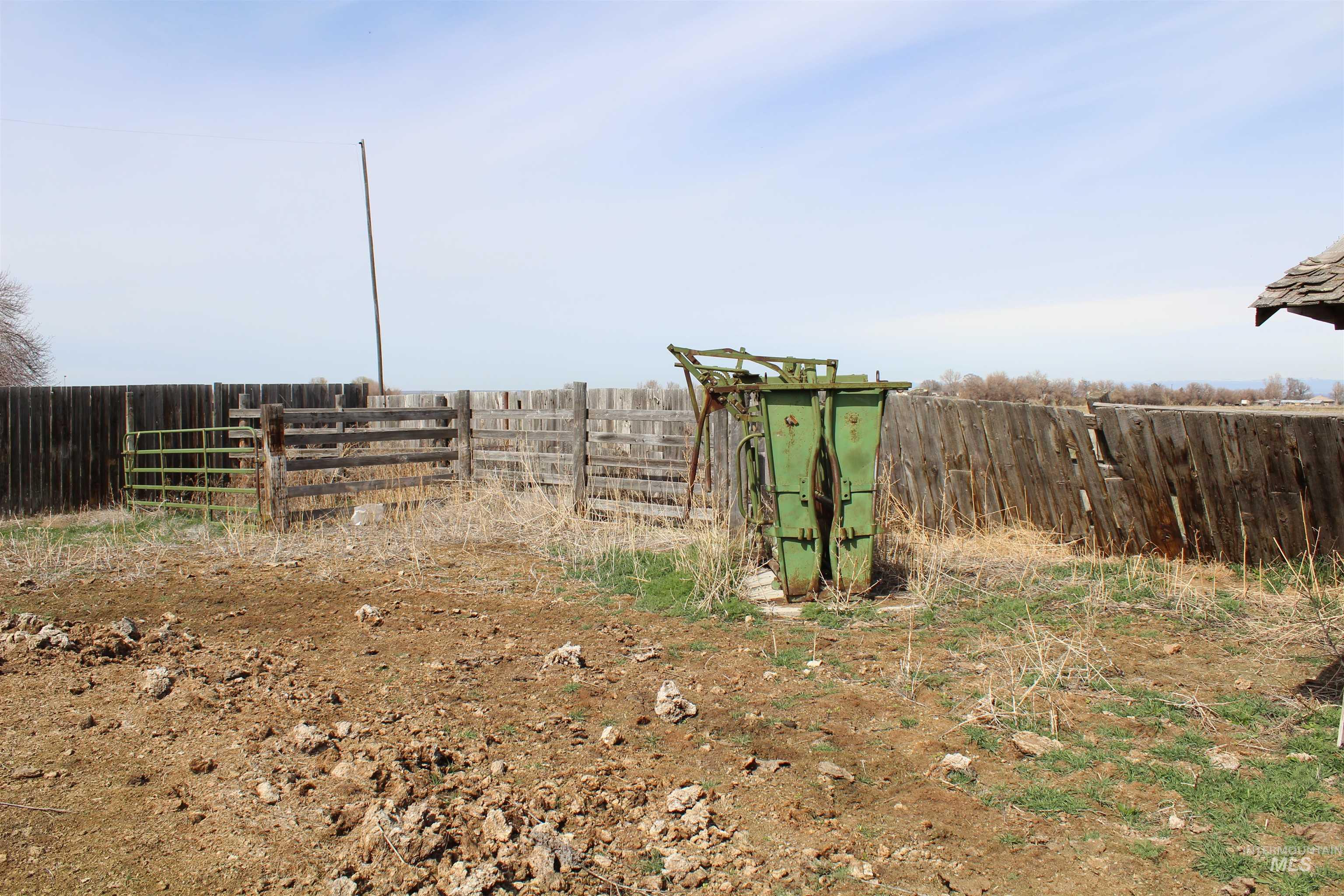 1330 E 4150 N, Buhl, Idaho 83316, 3 Bedrooms, 1.5 Bathrooms, Farm & Ranch For Sale, Price $625,000,MLS 98906391