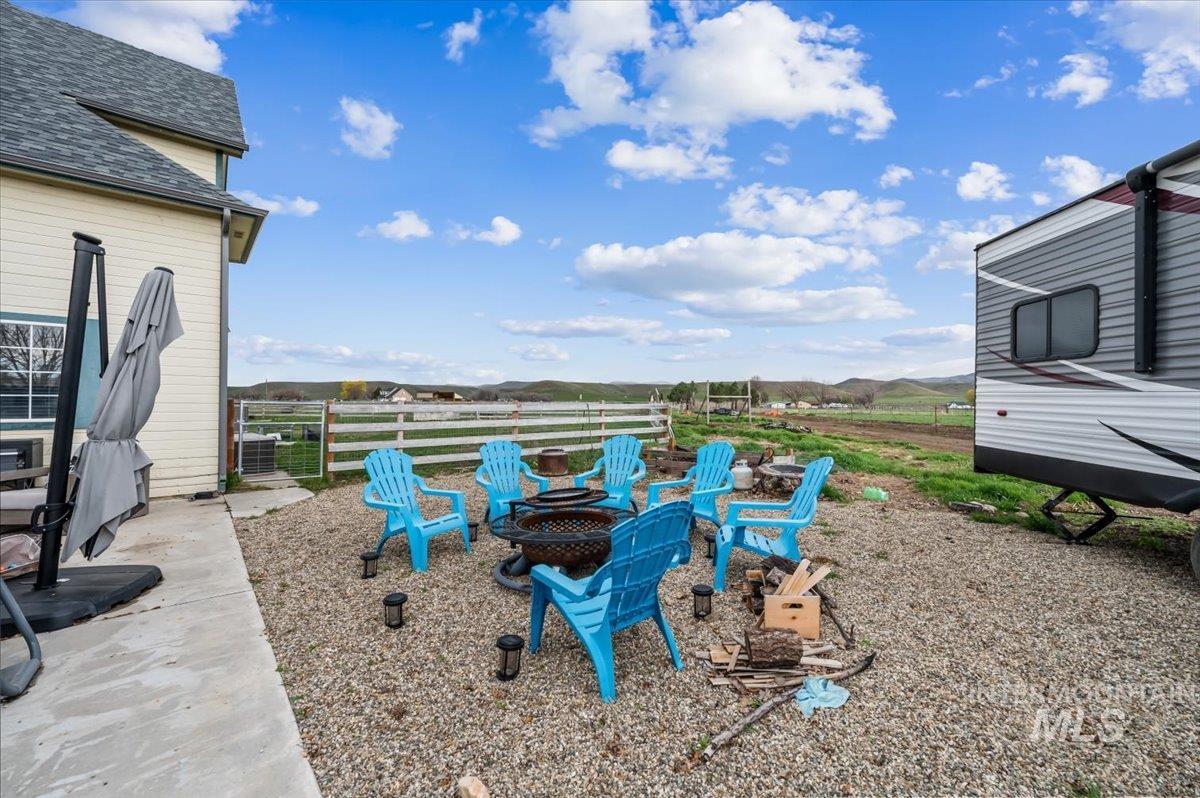 378 E Black Canyon Hwy, Emmett, Idaho 83617, 5 Bedrooms, 2 Bathrooms, Residential For Sale, Price $895,000,MLS 98906864