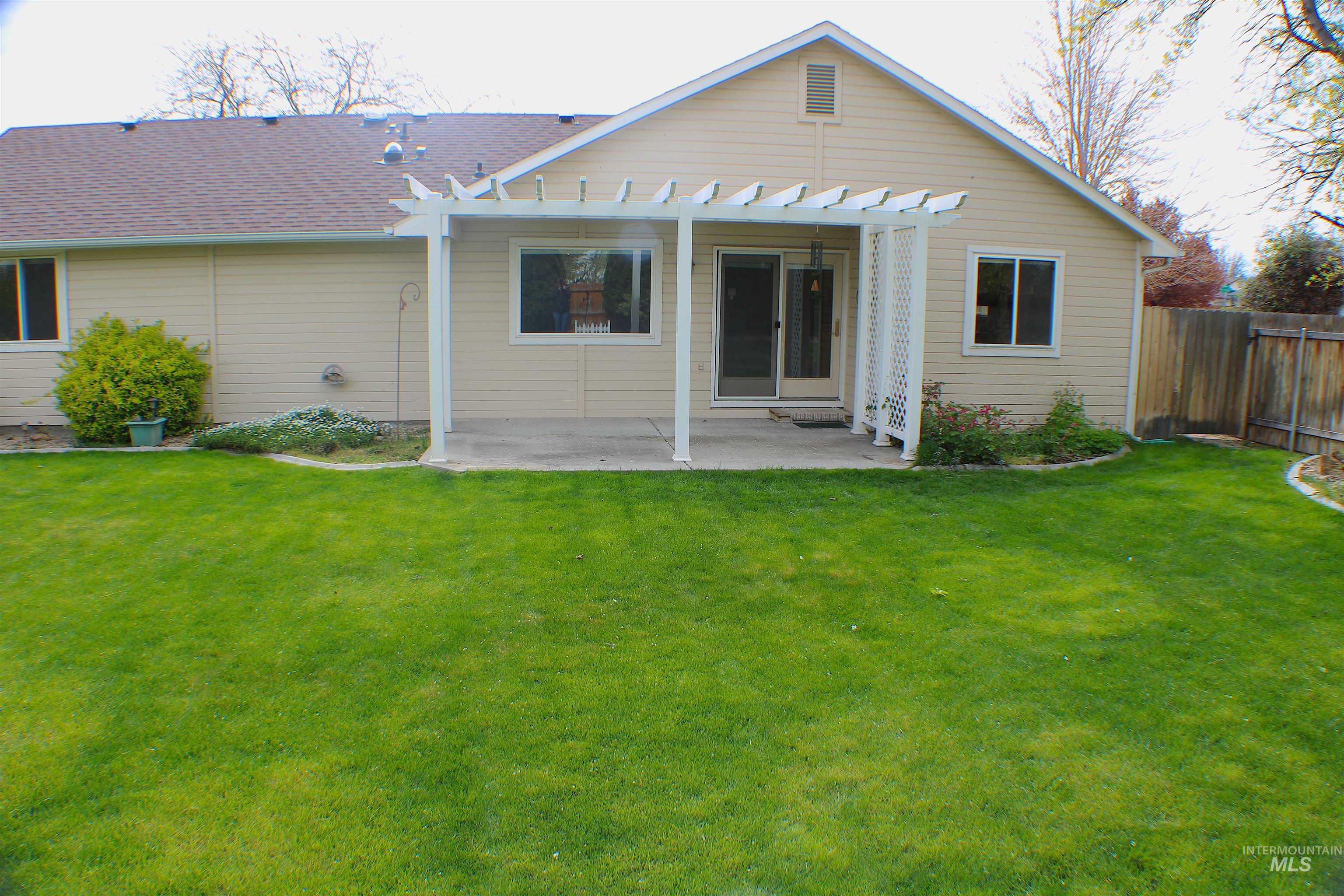 1300 W Elmore Ave, Nampa, Idaho 83651, 3 Bedrooms, 2 Bathrooms, Residential For Sale, Price $364,900,MLS 98907009