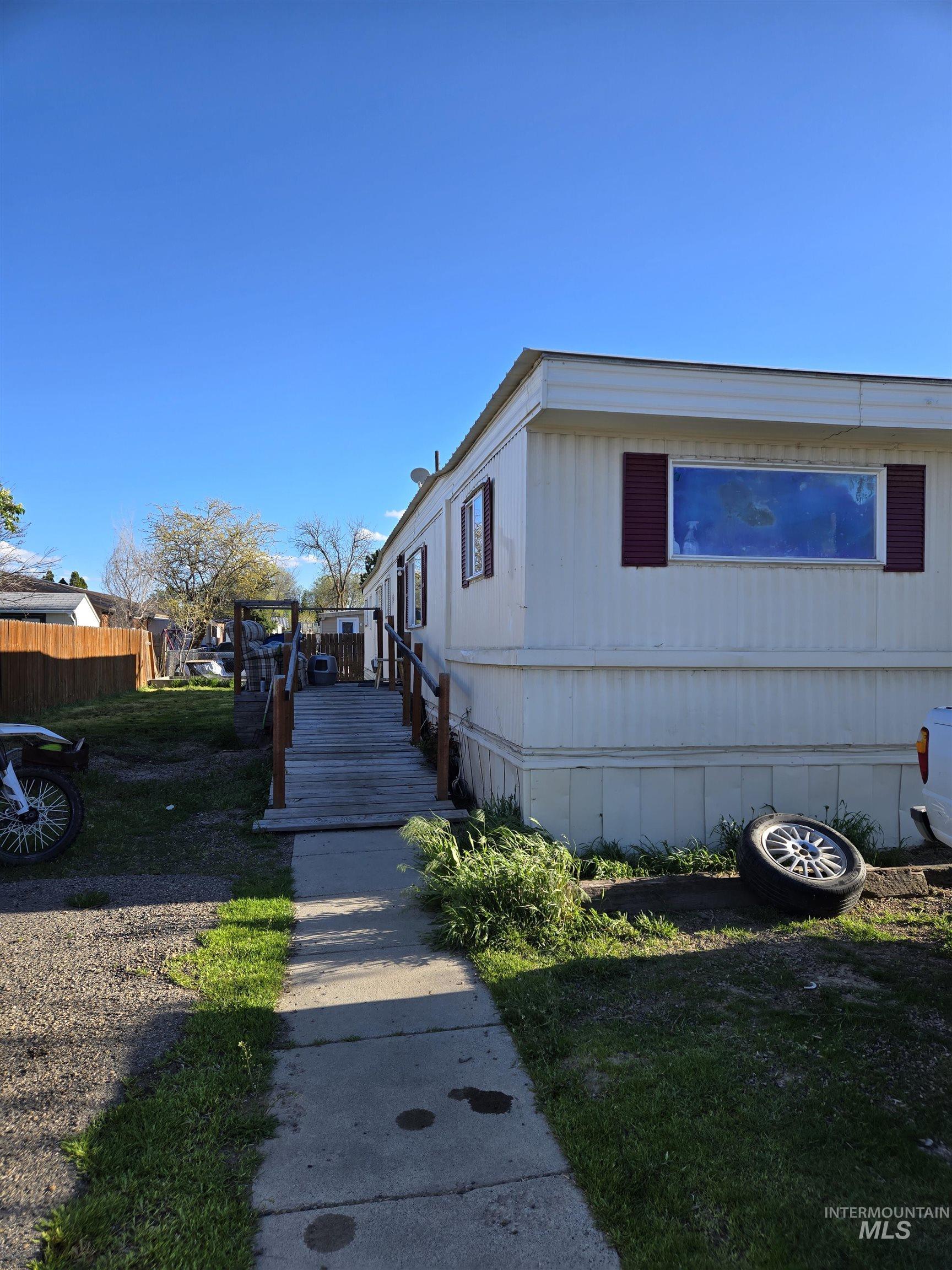 824 NW 3rd St., Fruitland, Idaho 83661, 3 Bedrooms, 1.5 Bathrooms, Residential For Sale, Price $110,000,MLS 98907128