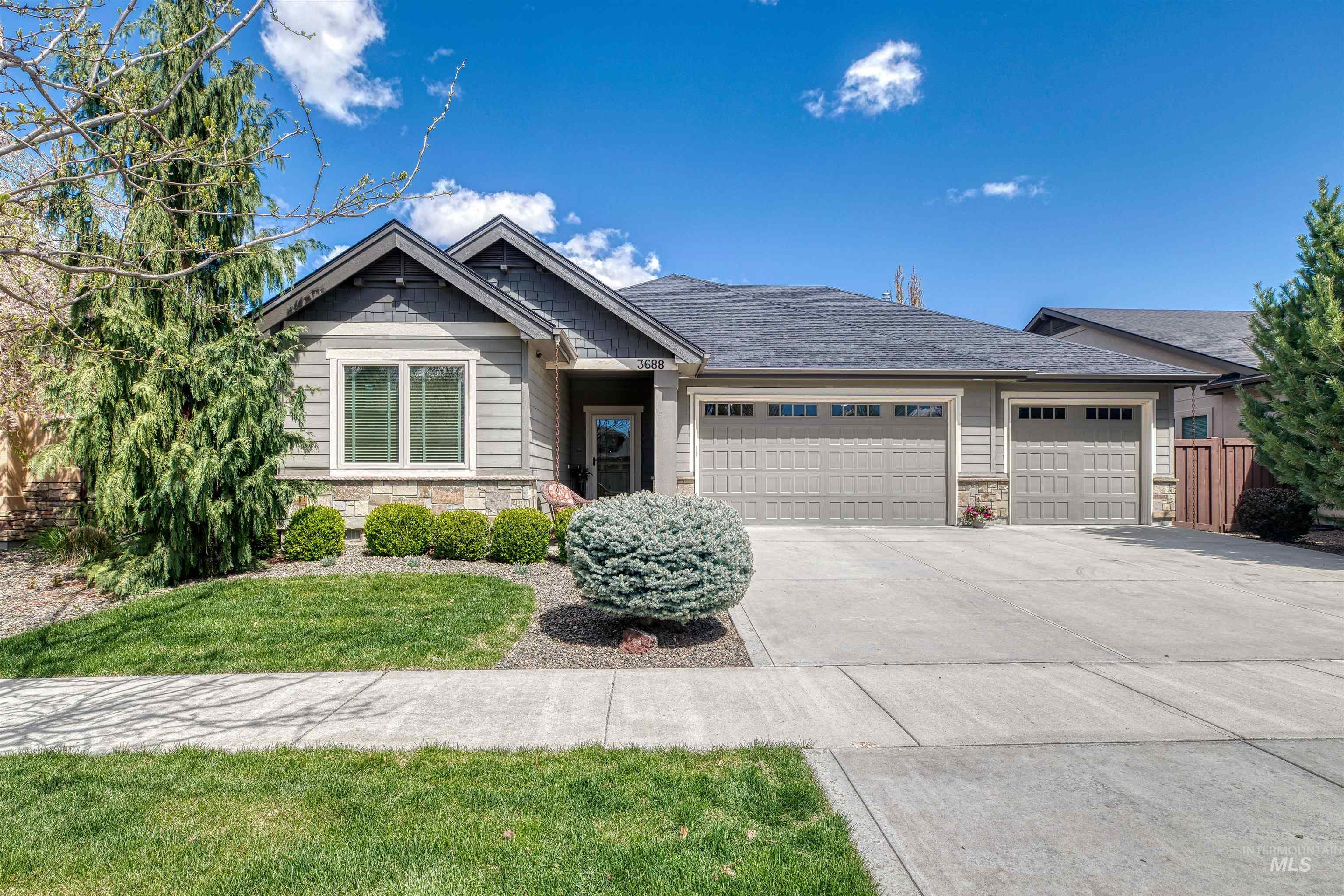 3688 W Star Hollow Dr, Meridian, Idaho 83646, 3 Bedrooms, 2 Bathrooms, Residential For Sale, Price $684,900,MLS 98907133