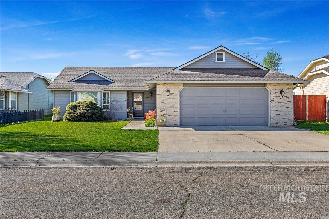 8749 W Lancelot St, Boise, Idaho 83704, 3 Bedrooms, 2 Bathrooms, Residential For Sale, Price $424,900,MLS 98907181