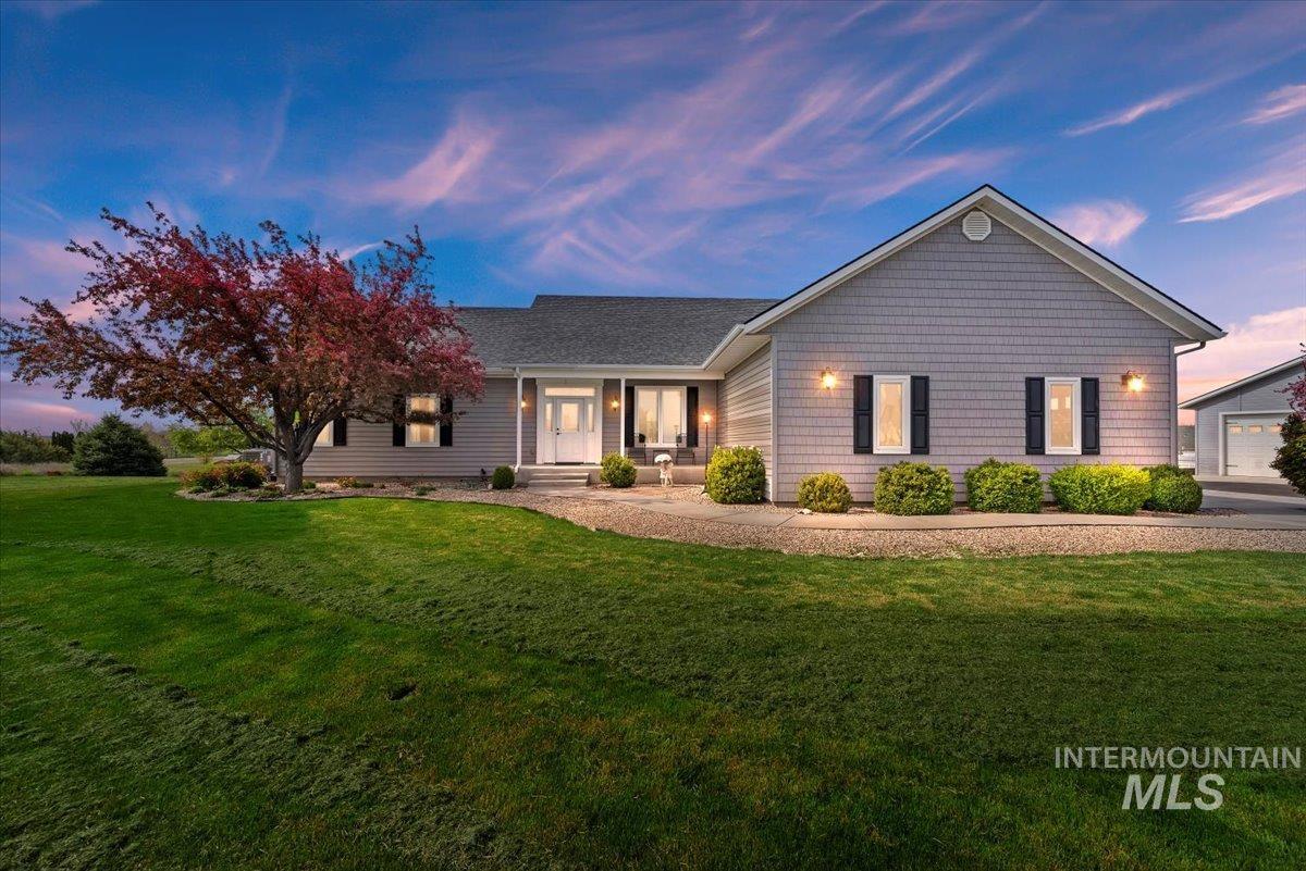 12839 Lakecrest Dr, Nampa, Idaho 83686, 4 Bedrooms, 3 Bathrooms, Residential For Sale, Price $949,000,MLS 98907381