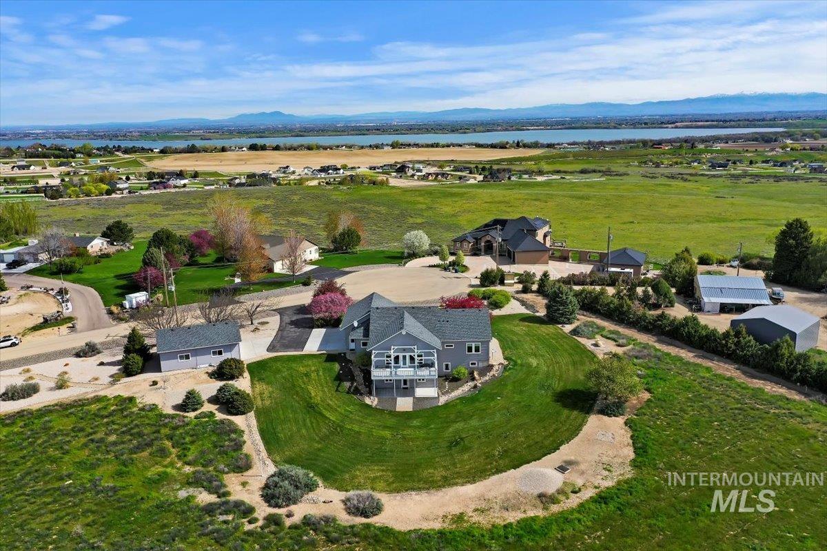 12839 Lakecrest Dr, Nampa, Idaho 83686, 4 Bedrooms, 3 Bathrooms, Residential For Sale, Price $949,000,MLS 98907381