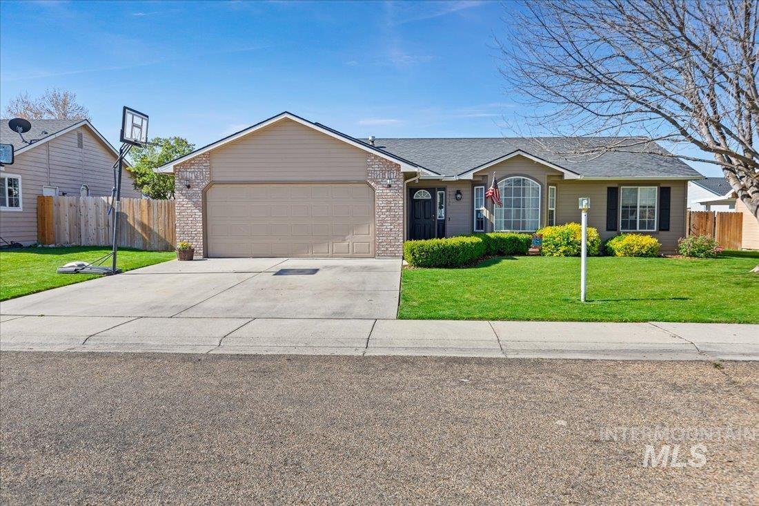 2716 Manchester Drive, Caldwell, Idaho 83605, 3 Bedrooms, 2 Bathrooms, Residential For Sale, Price $349,900,MLS 98907448