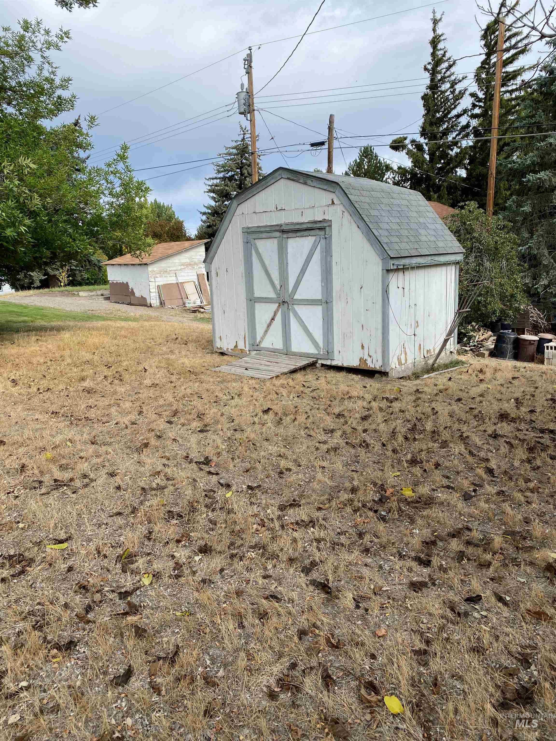 406 W D, Shoshone, Idaho 83352, 2 Bedrooms, 1 Bathroom, Residential For Sale, Price $149,500,MLS 98907594