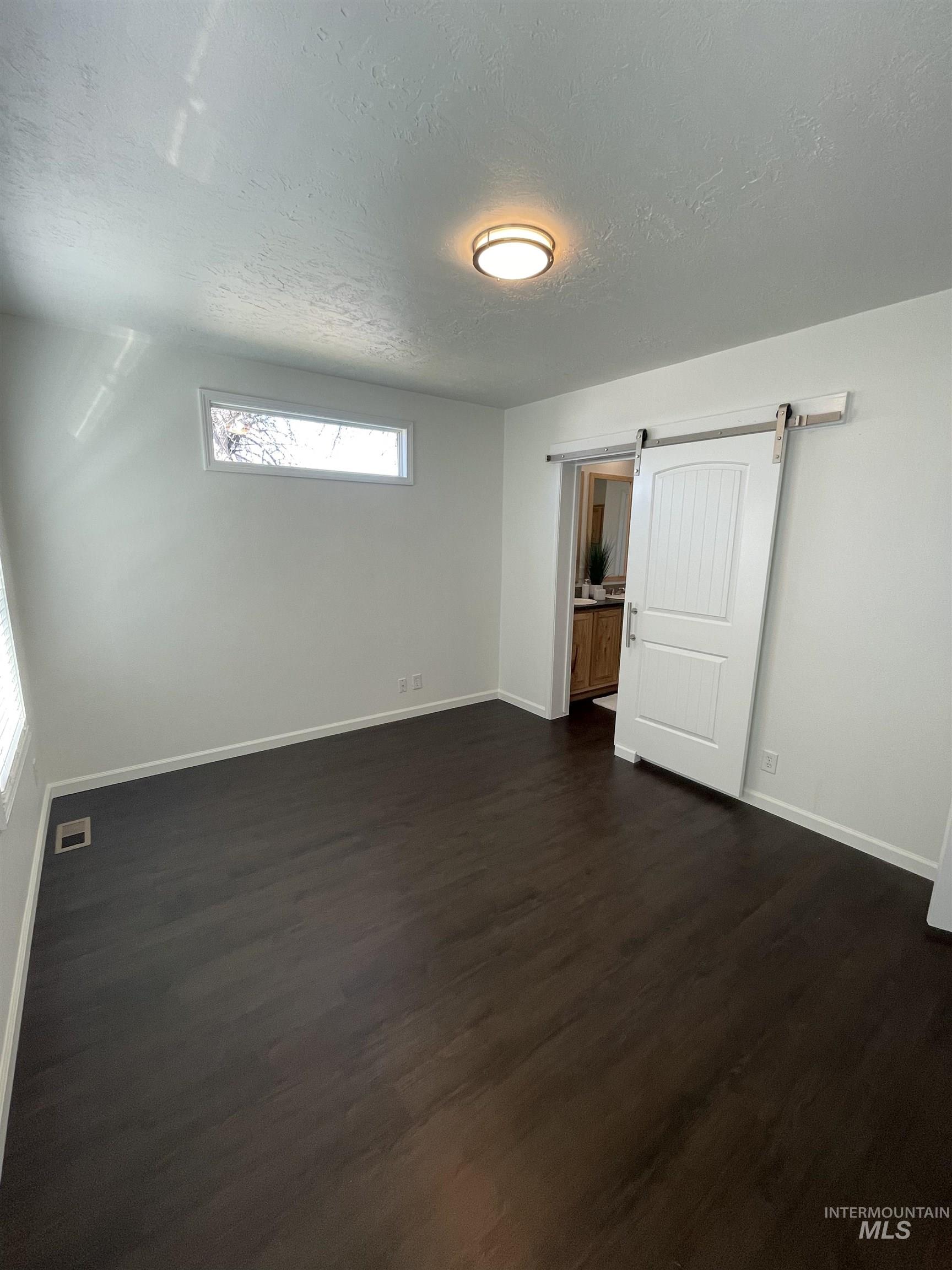 1385 N Oakwood Lane, Boise, Idaho 83704, 3 Bedrooms, 2 Bathrooms, Residential For Sale, Price $129,990,MLS 98907598