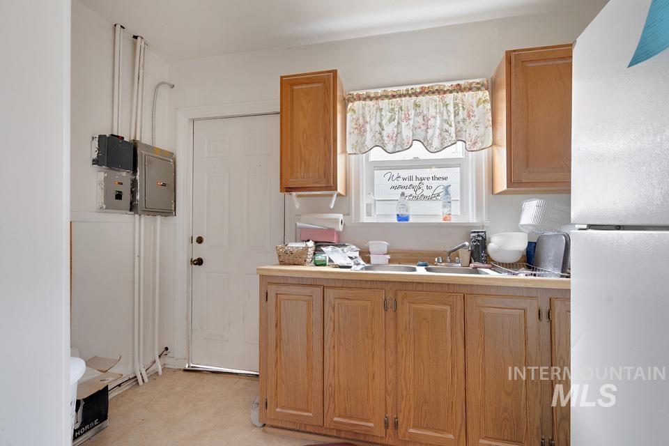 163 SW 1st Street, Ontario, Oregon 97914, 4 Bedrooms, Business/Commercial For Sale, Price $525,000, 98907764