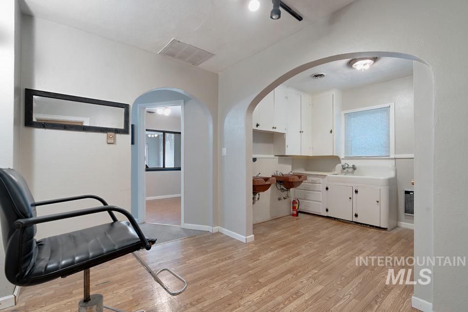 163 SW 1st Street, Ontario, Oregon 97914, 4 Bedrooms, Business/Commercial For Sale, Price $525,000, 98907764