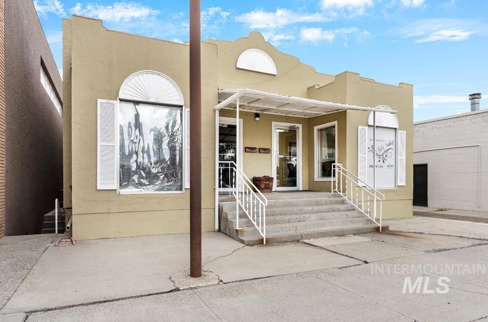 163 SW 1st Street, Ontario, Oregon 97914, 4 Bedrooms, Business/Commercial For Sale, Price $525,000, 98907764