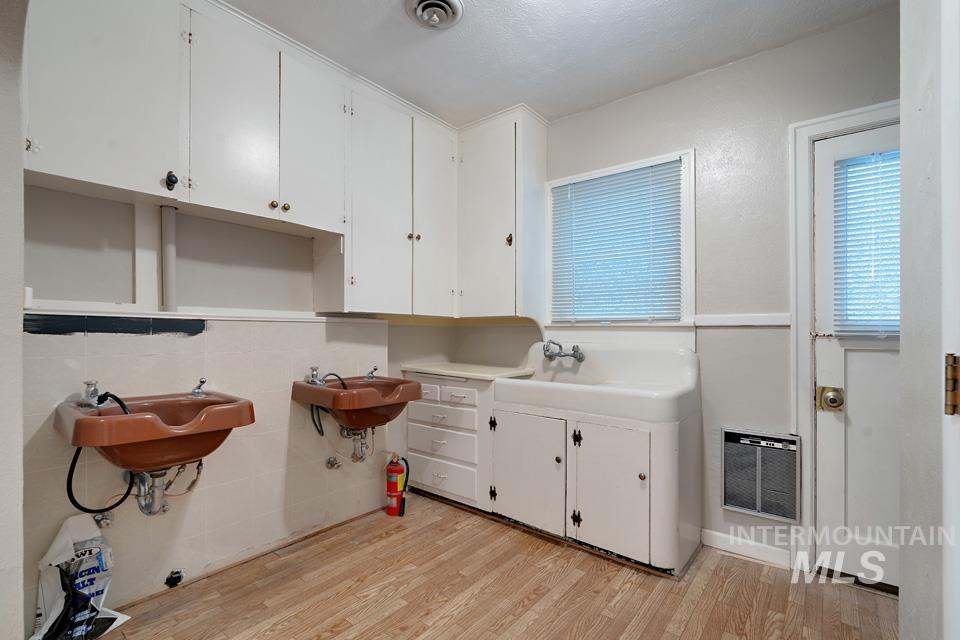 163 SW 1st Street, Ontario, Oregon 97914, 4 Bedrooms, Business/Commercial For Sale, Price $525,000, 98907764