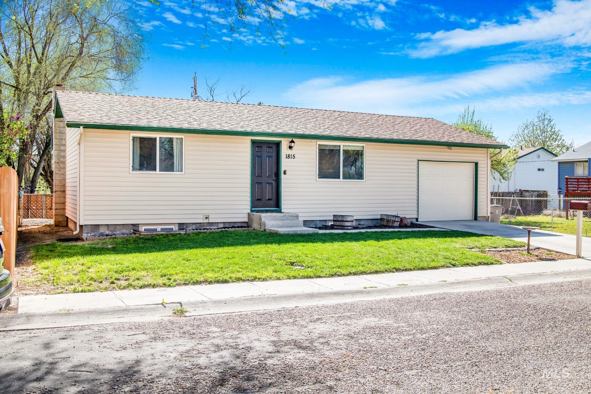 1815 6th St N, Nampa, Idaho 83687, 4 Bedrooms, 2 Bathrooms, Residential For Sale, Price $334,900,MLS 98907811