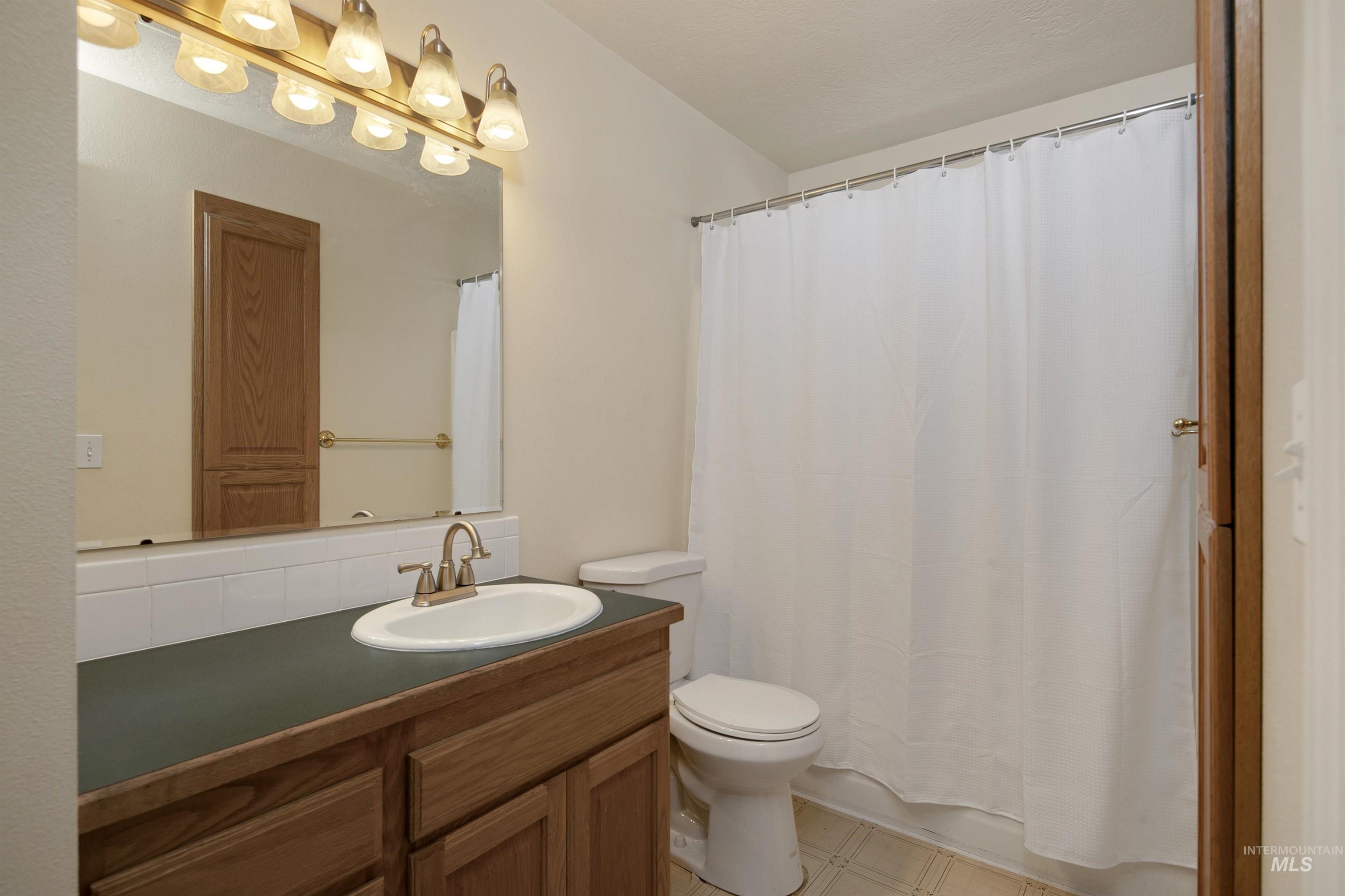 1605 S Ada, Nampa, Idaho 83686, 3 Bedrooms, 2.5 Bathrooms, Residential For Sale, Price $400,000,MLS 98907841