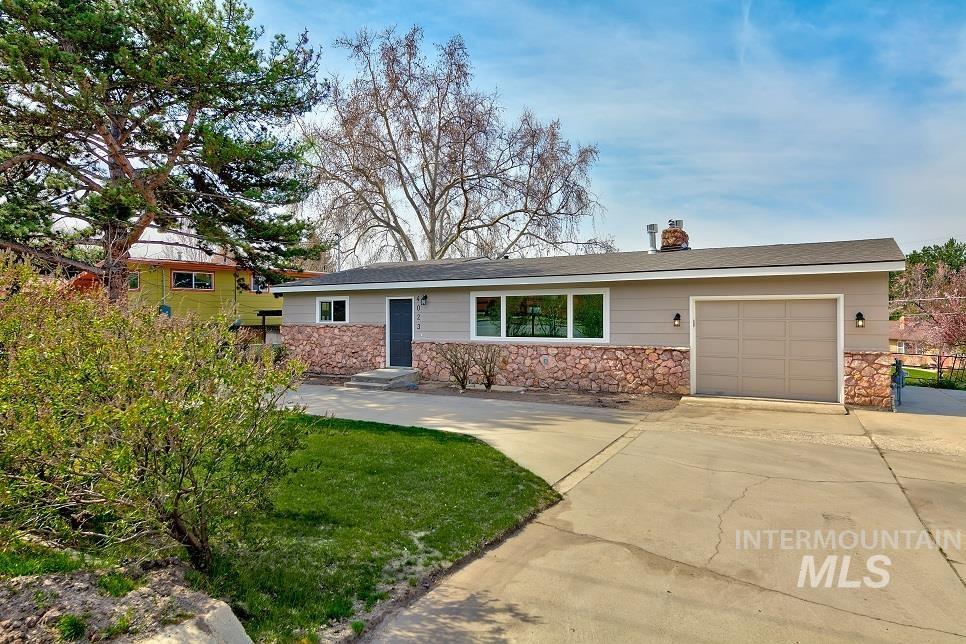4025/4023 W Hill Rd, Boise, Idaho 83703, 2 Bedrooms, 1 Bathroom, Residential Income For Sale, Price $799,990,MLS 98907859