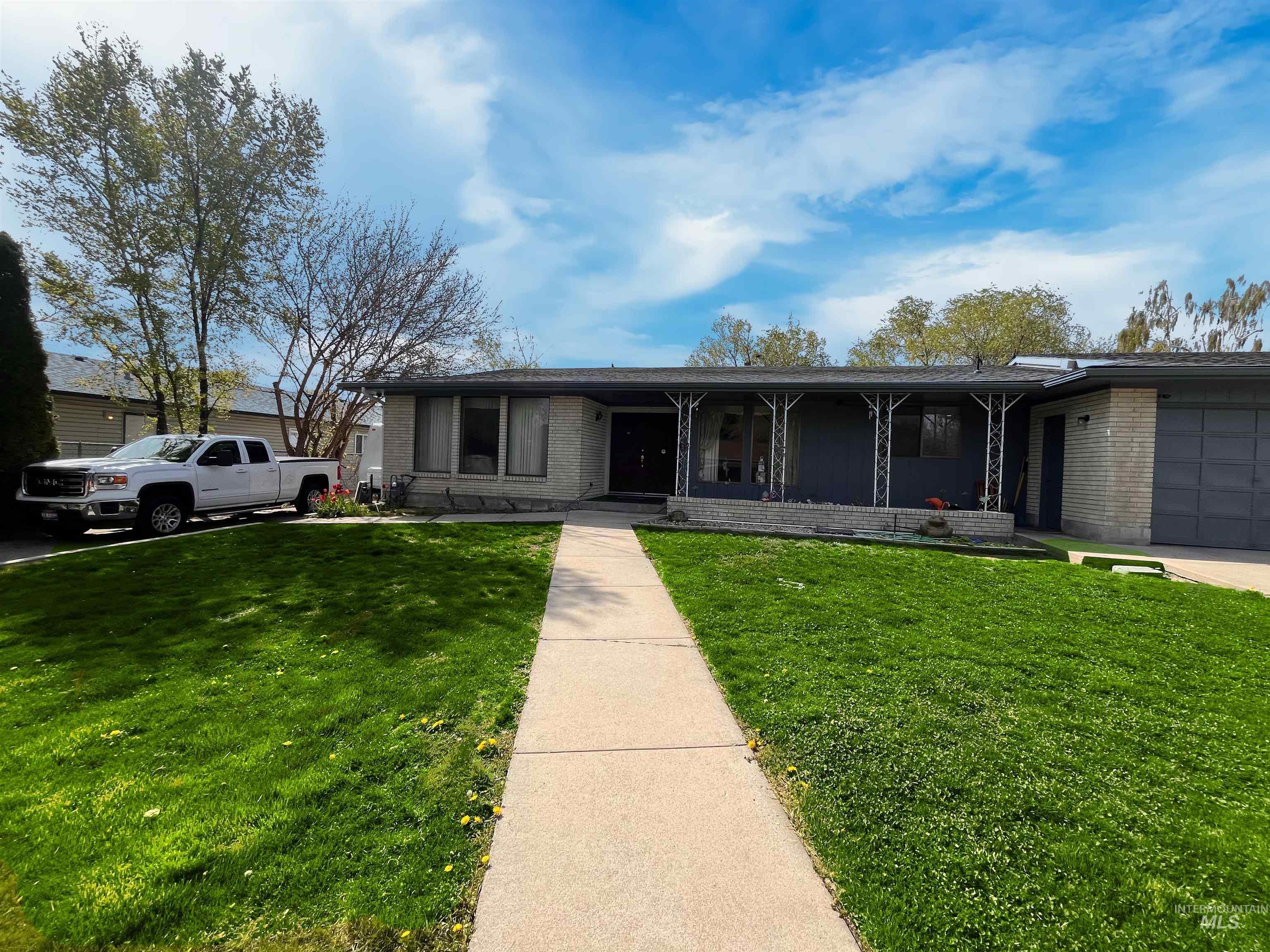1212 E Ash, Caldwell, Idaho 83605, 6 Bedrooms, 6 Bathrooms, Residential For Sale, Price $625,000,MLS 98907878