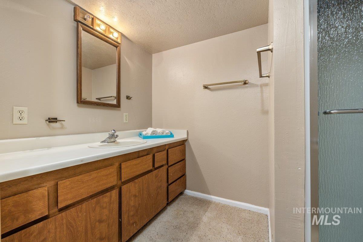 902 N 18th St, Boise, Idaho 83702, 5 Bedrooms, 3 Bathrooms, Residential For Sale, Price $1,065,000,MLS 98907944