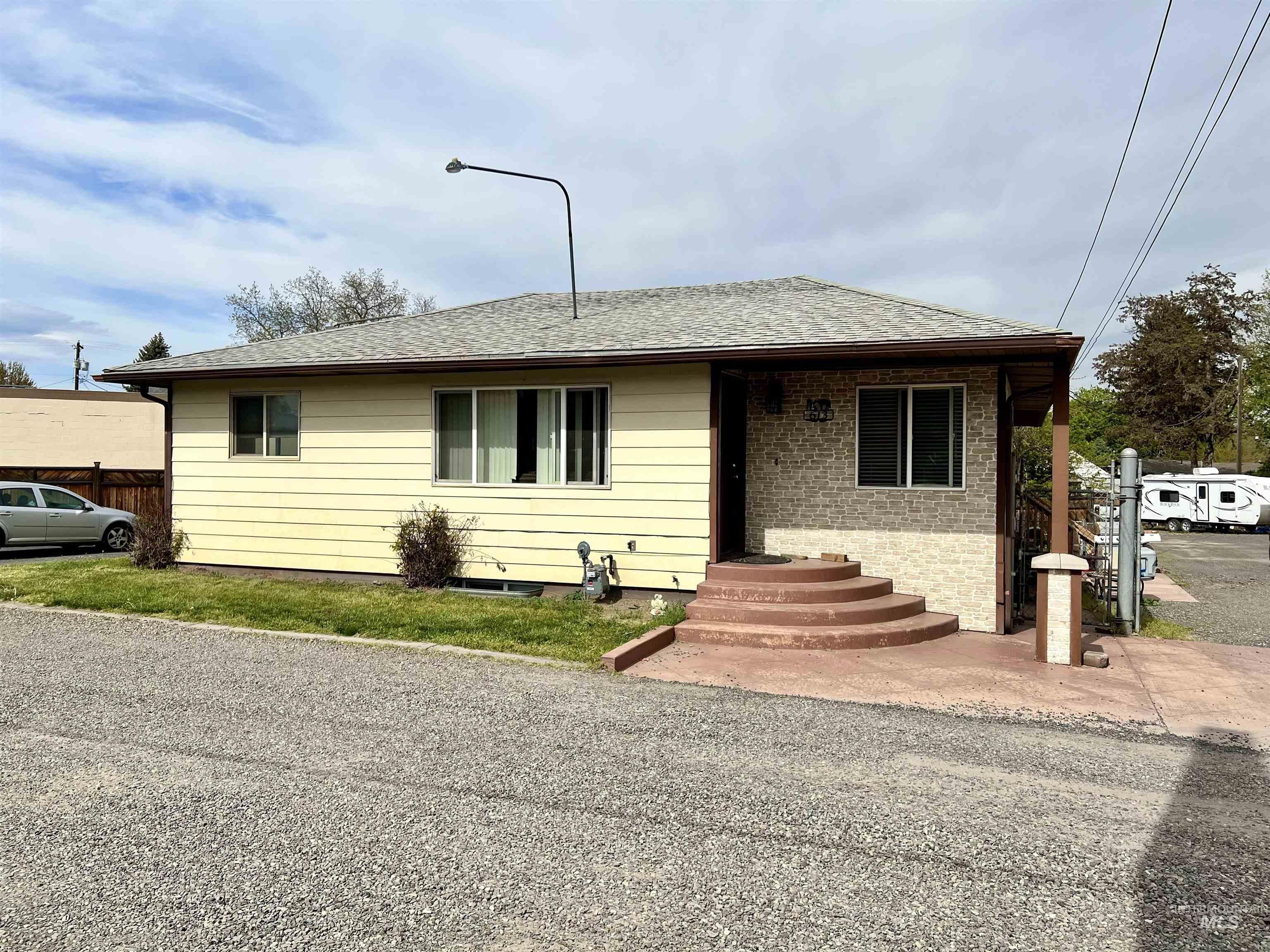 613 Thain Road, Lewiston, Idaho 83501, 4 Bedrooms, 1 Bathroom, Residential Income For Sale, Price $375,000,MLS 98908028