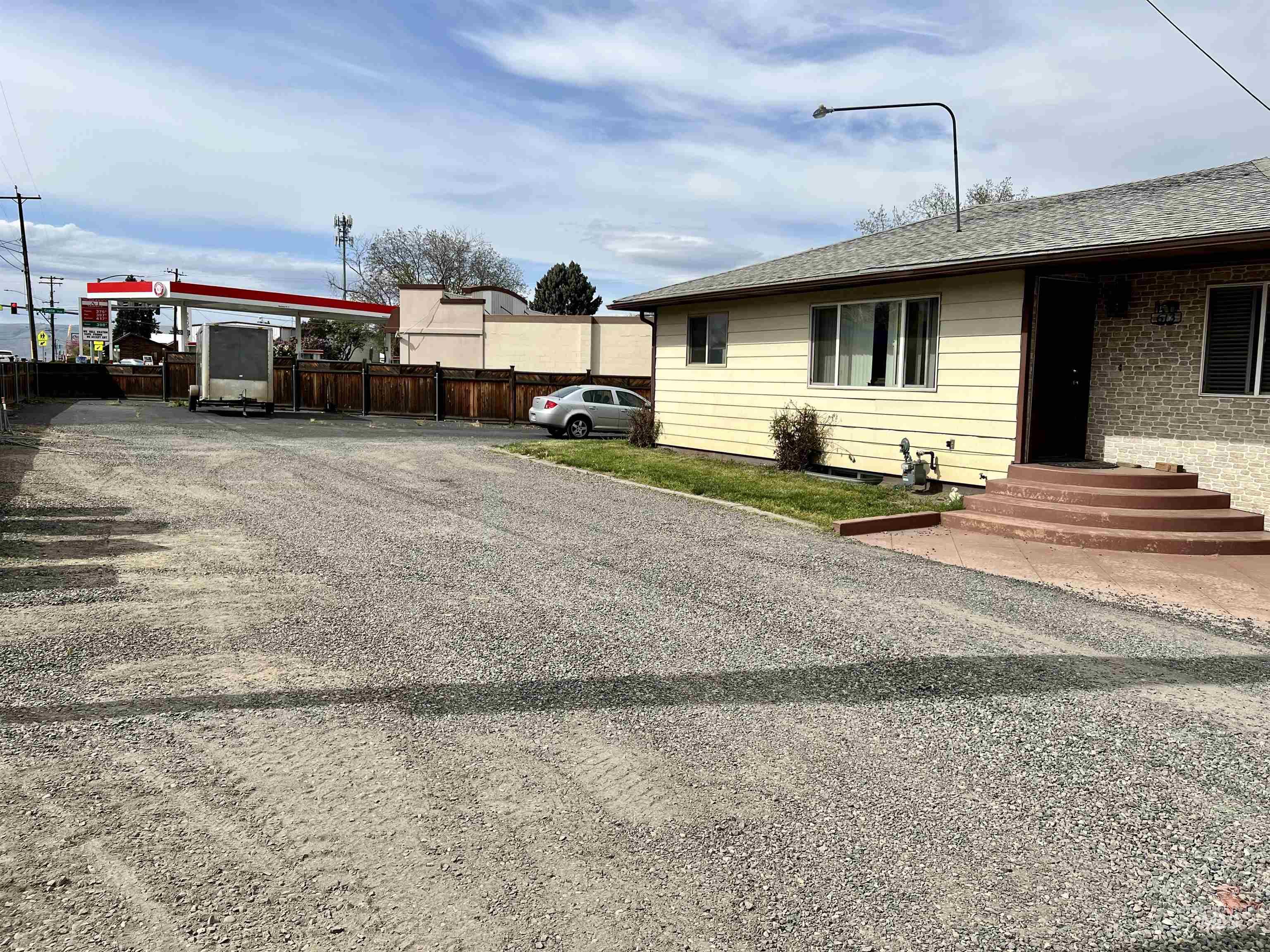 613 Thain Road, Lewiston, Idaho 83501, 4 Bedrooms, 1 Bathroom, Residential Income For Sale, Price $375,000,MLS 98908028