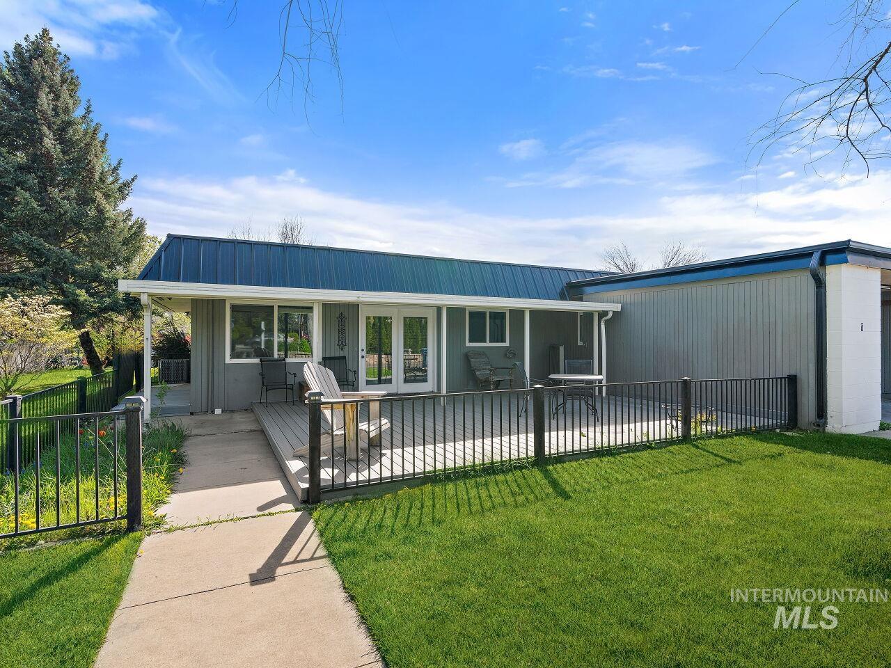 6881 W State St. #7, Garden City, Idaho 83714, 3 Bedrooms, 2 Bathrooms, Residential Income For Sale, Price $450,000,MLS 98908079