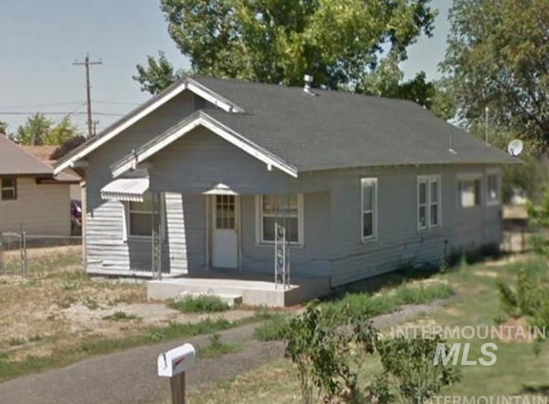 832 Sprague Avenue, Buhl, Idaho 83316, 3 Bedrooms, 2 Bathrooms, Residential For Sale, Price $160,000,MLS 98908082