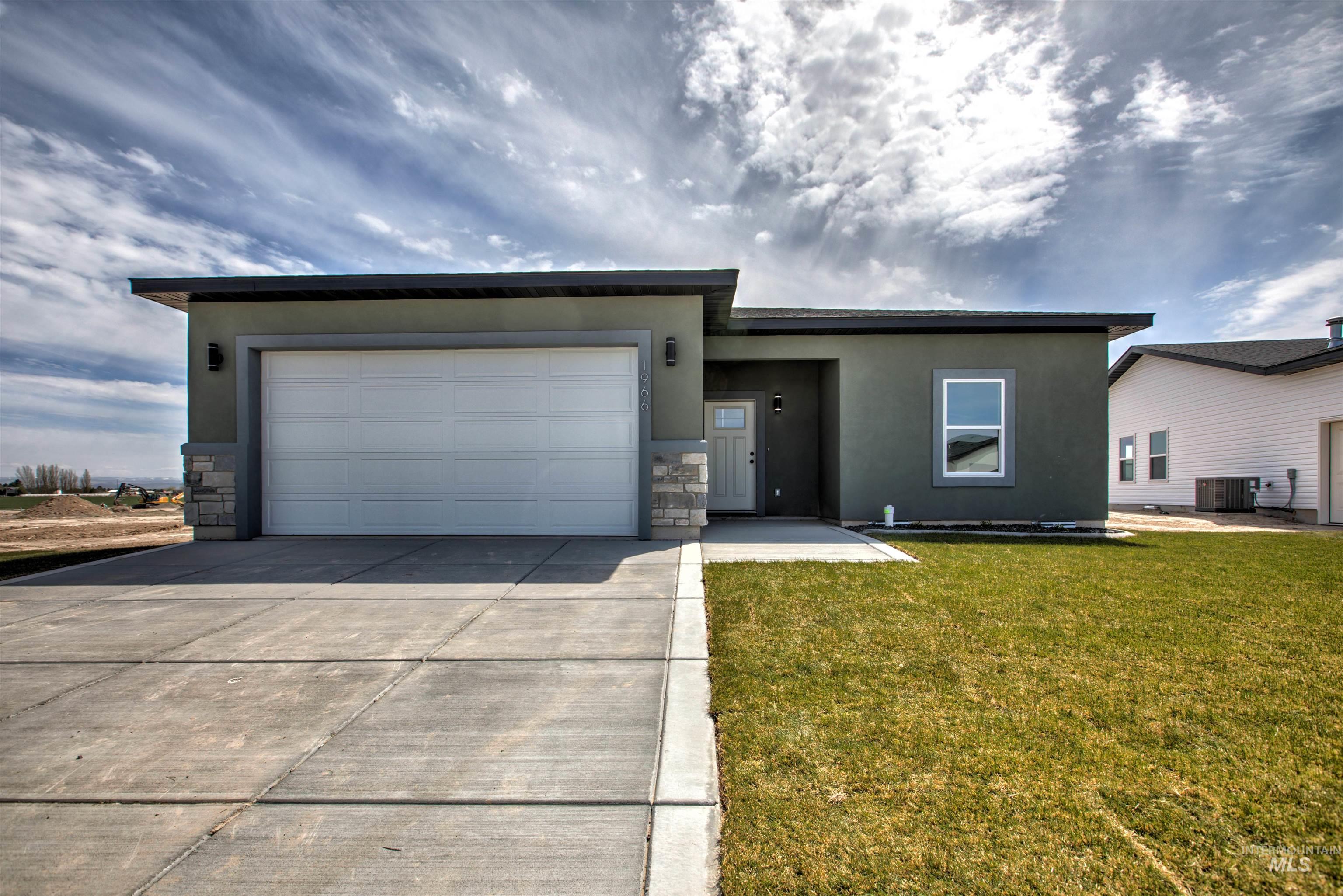 1966 Gage Ave, Twin Falls, Idaho 83301, 3 Bedrooms, 2 Bathrooms, Residential For Sale, Price $359,900,MLS 98908088