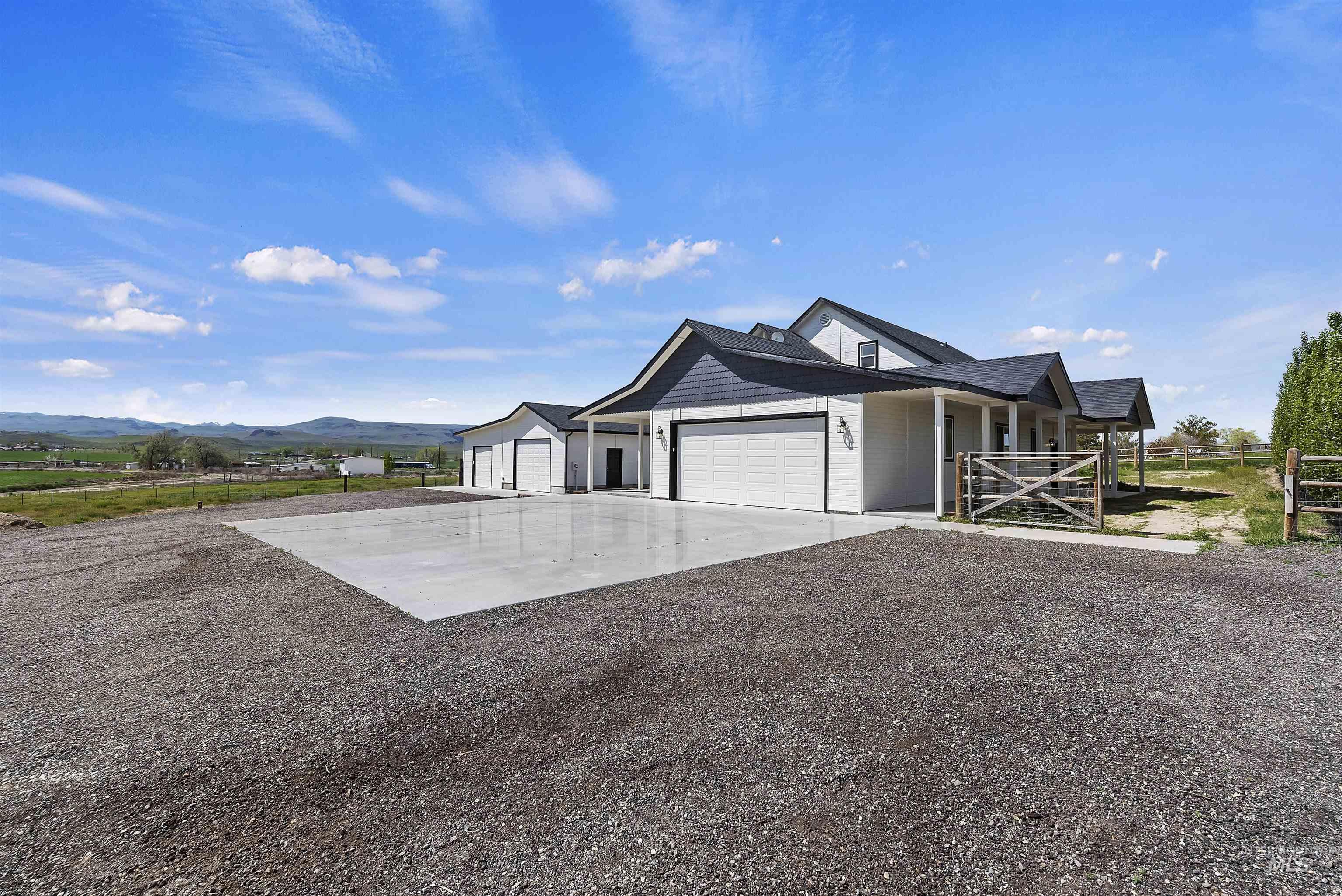 5943 Pasco Rd., Marsing, Idaho 83639, 3 Bedrooms, 3 Bathrooms, Residential For Sale, Price $799,700,MLS 98908089