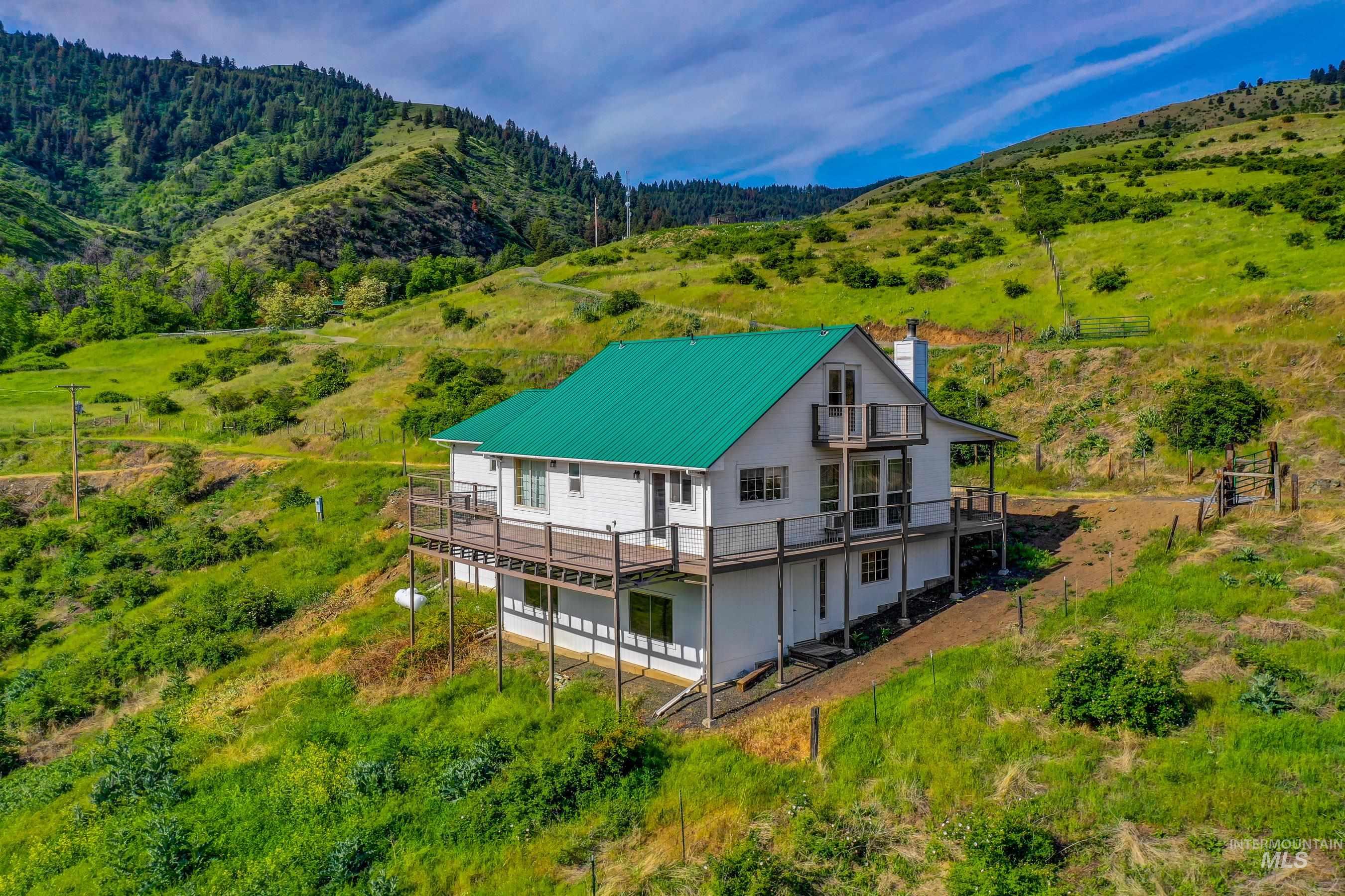 230 7 U Ranch Road, Lucile, Idaho 83542, 2 Bedrooms, 2 Bathrooms, Residential For Sale, Price $349,000,MLS 98908221