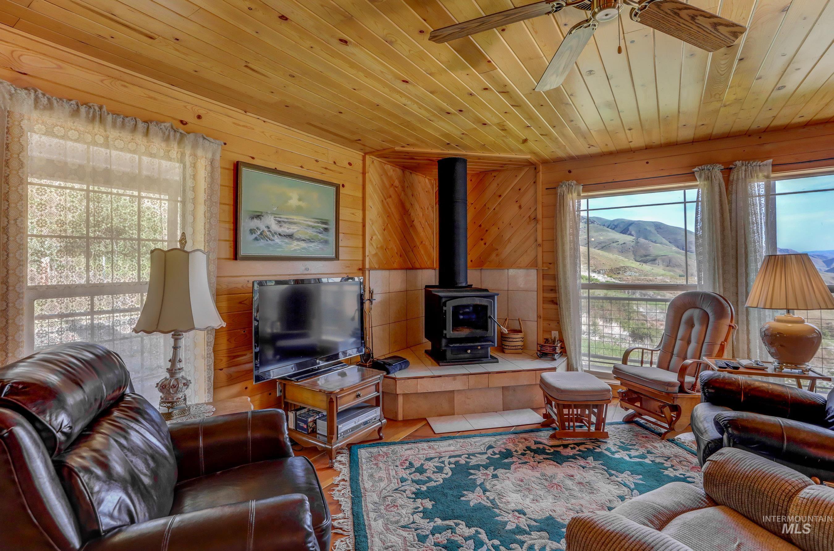 230 7 U Ranch Road, Lucile, Idaho 83542, 2 Bedrooms, 2 Bathrooms, Residential For Sale, Price $349,000,MLS 98908221