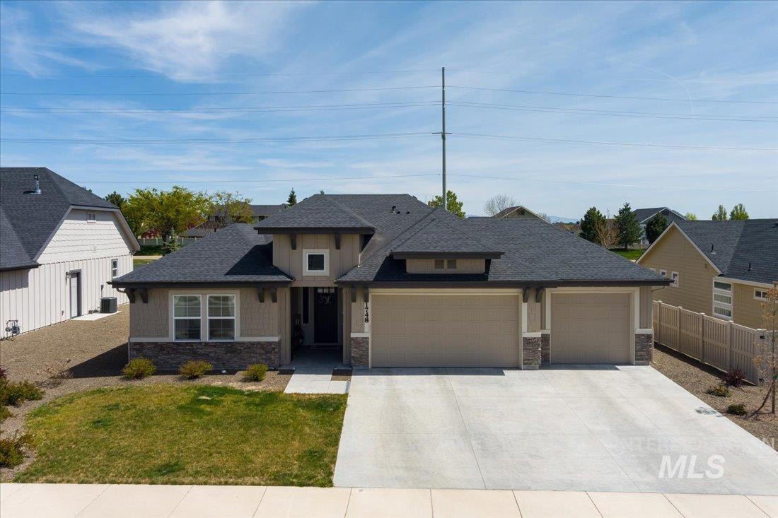 1748 Shoal Point Ave, Middleton, Idaho 83644, 4 Bedrooms, 3 Bathrooms, Residential For Sale, Price $569,900,MLS 98908280