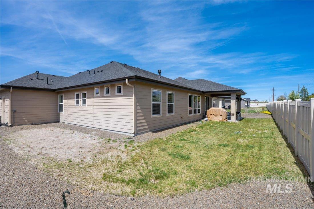 1748 Shoal Point Ave, Middleton, Idaho 83644, 4 Bedrooms, 3 Bathrooms, Residential For Sale, Price $569,900,MLS 98908280