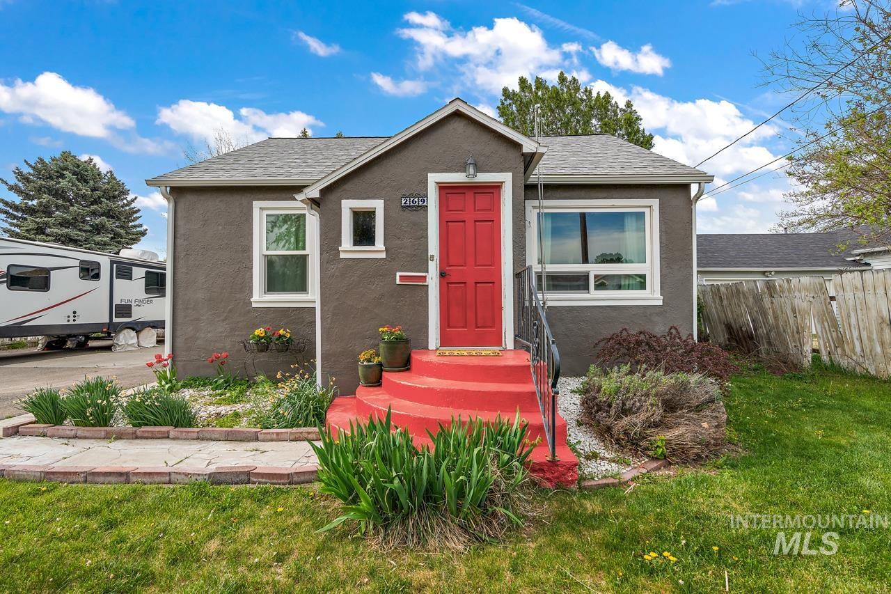 269 Davis Ave, Nampa, Idaho 83651, 3 Bedrooms, 2 Bathrooms, Residential For Sale, Price $364,900,MLS 98908305