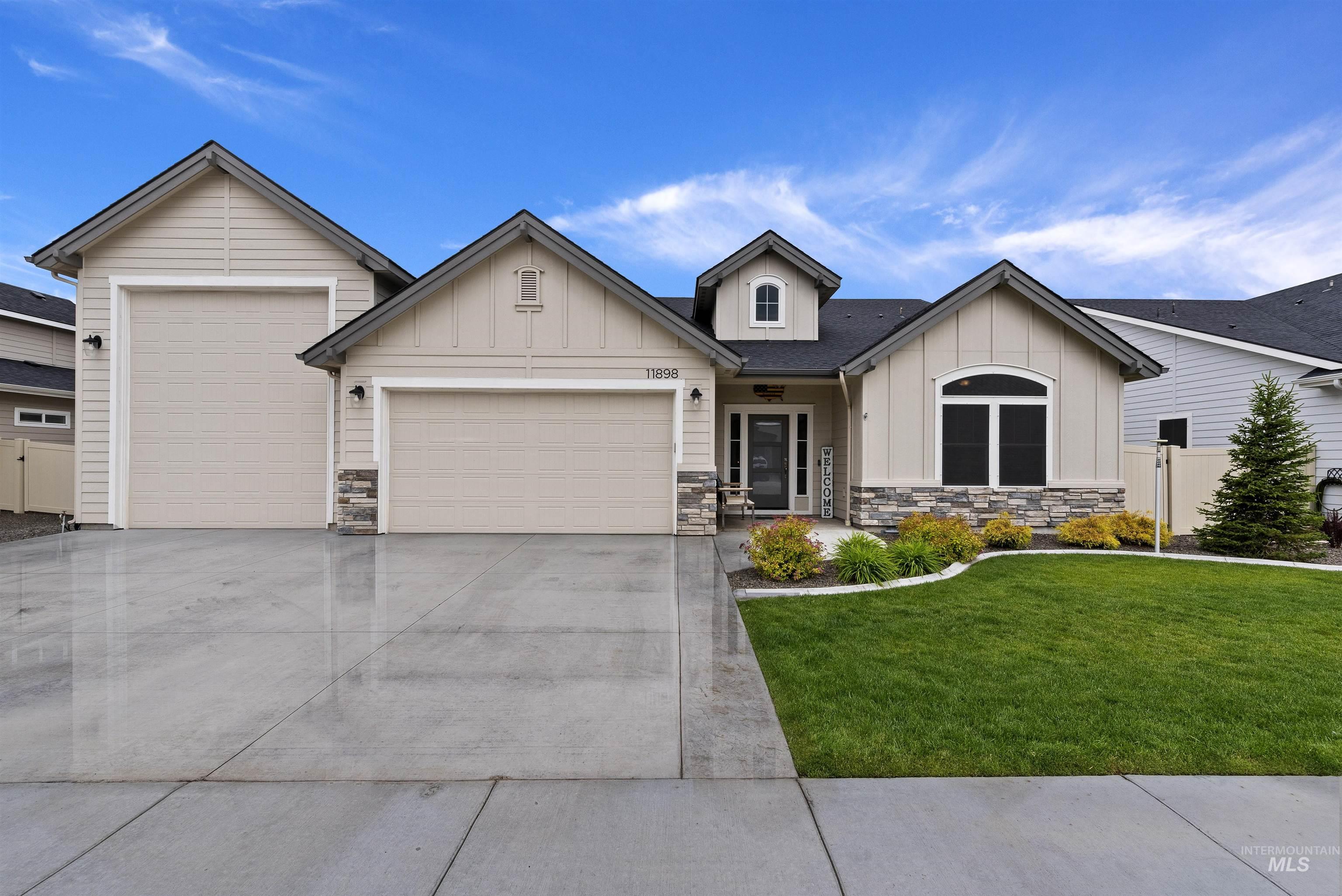 11898 W Endsley Court, Star, Idaho 83669, 3 Bedrooms, 2 Bathrooms, Residential For Sale, Price $648,000,MLS 98908345