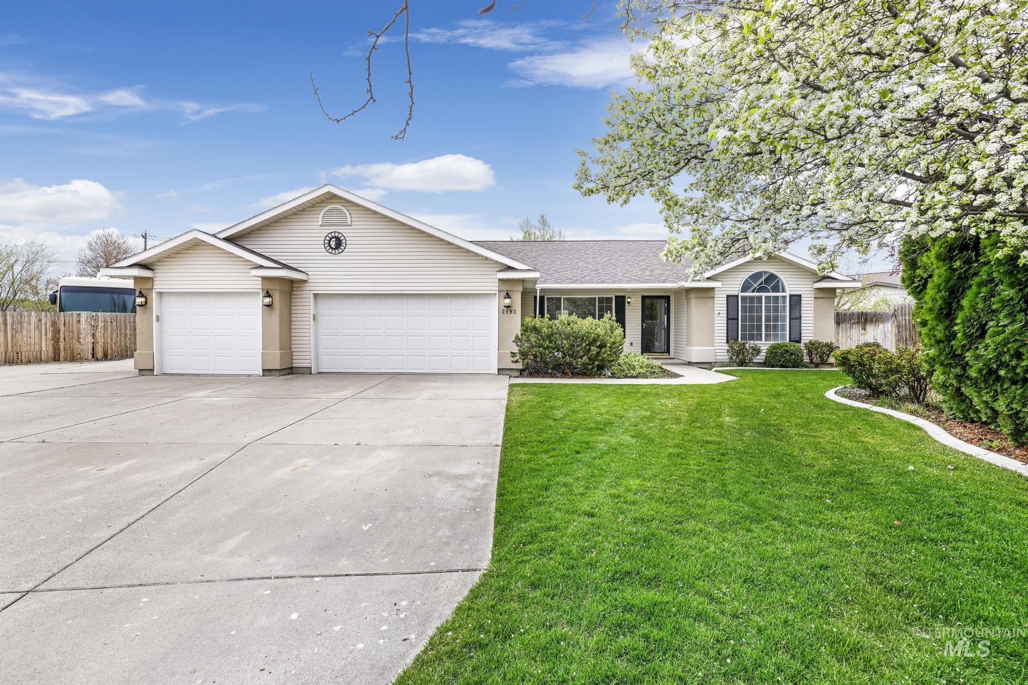 2193 Candlewood, Twin Falls, Idaho 83301, 4 Bedrooms, 2 Bathrooms, Residential For Sale, Price $469,900,MLS 98908370