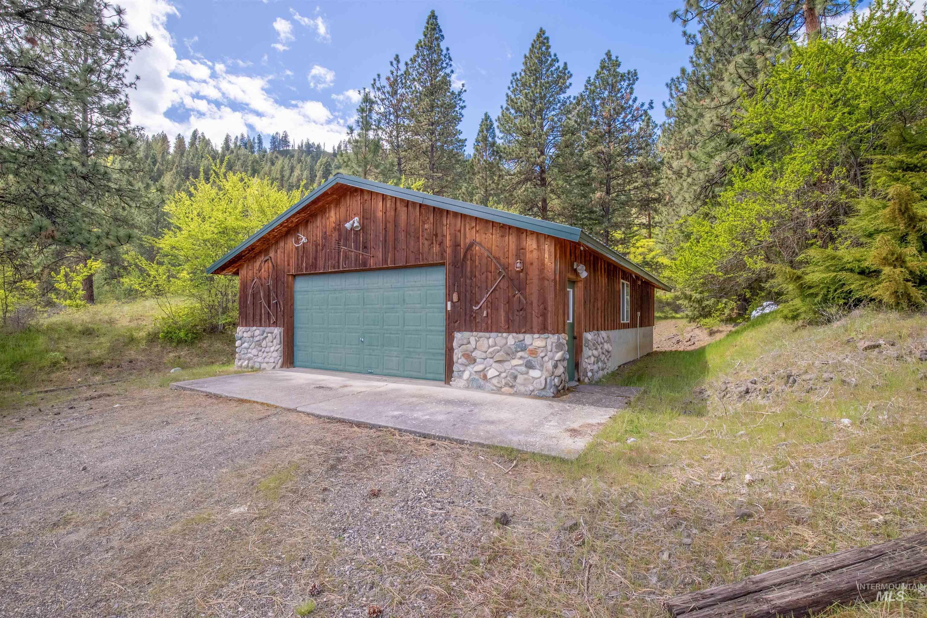 161 Hammer Creek Road, White Bird, Idaho 83554, 4 Bedrooms, 4 Bathrooms, Residential For Sale, Price $990,000,MLS 98908398