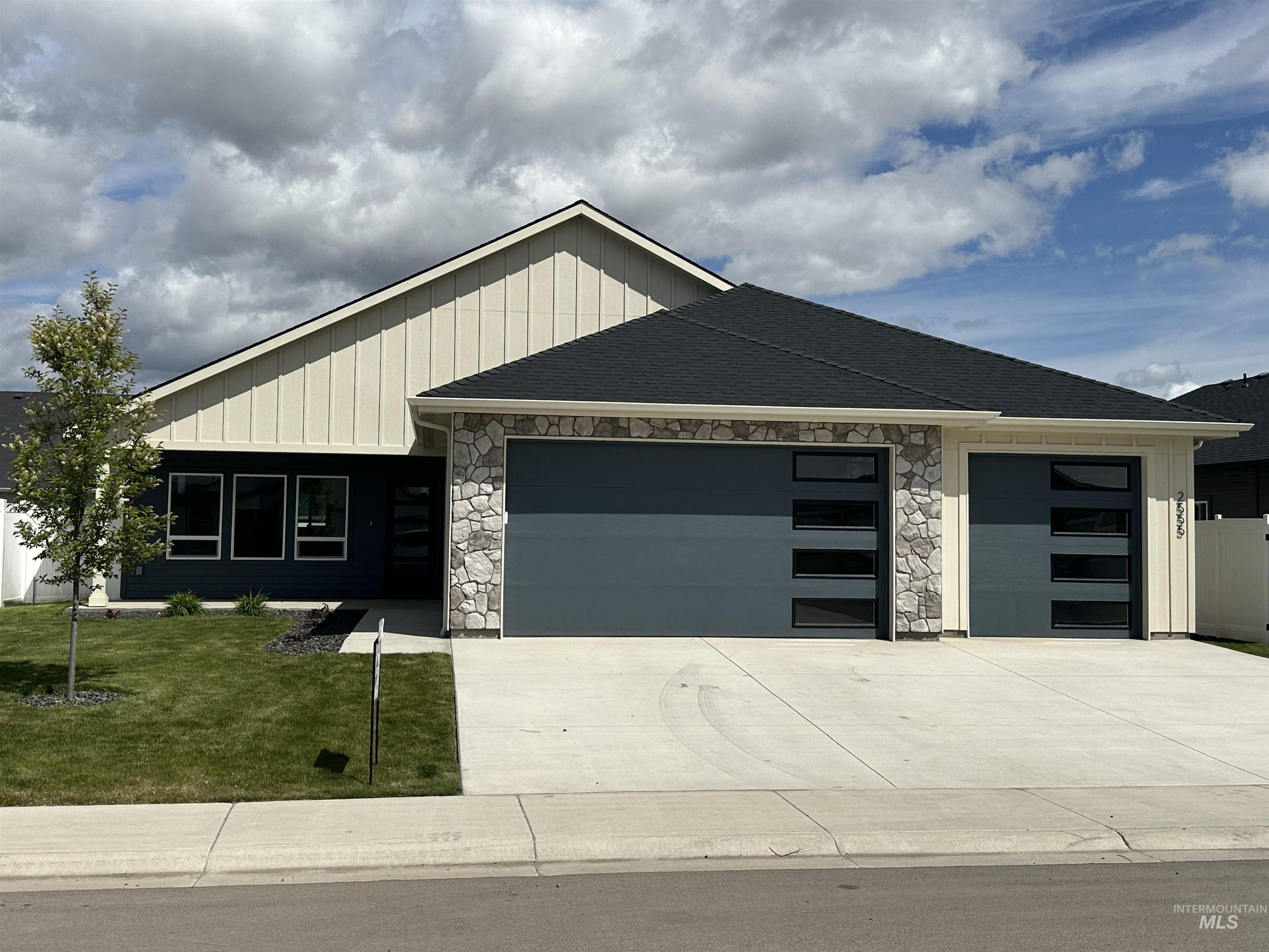 2555 Augusta Ave, Payette, Idaho 83661, 3 Bedrooms, 2 Bathrooms, Residential For Sale, Price $410,000,MLS 98908451
