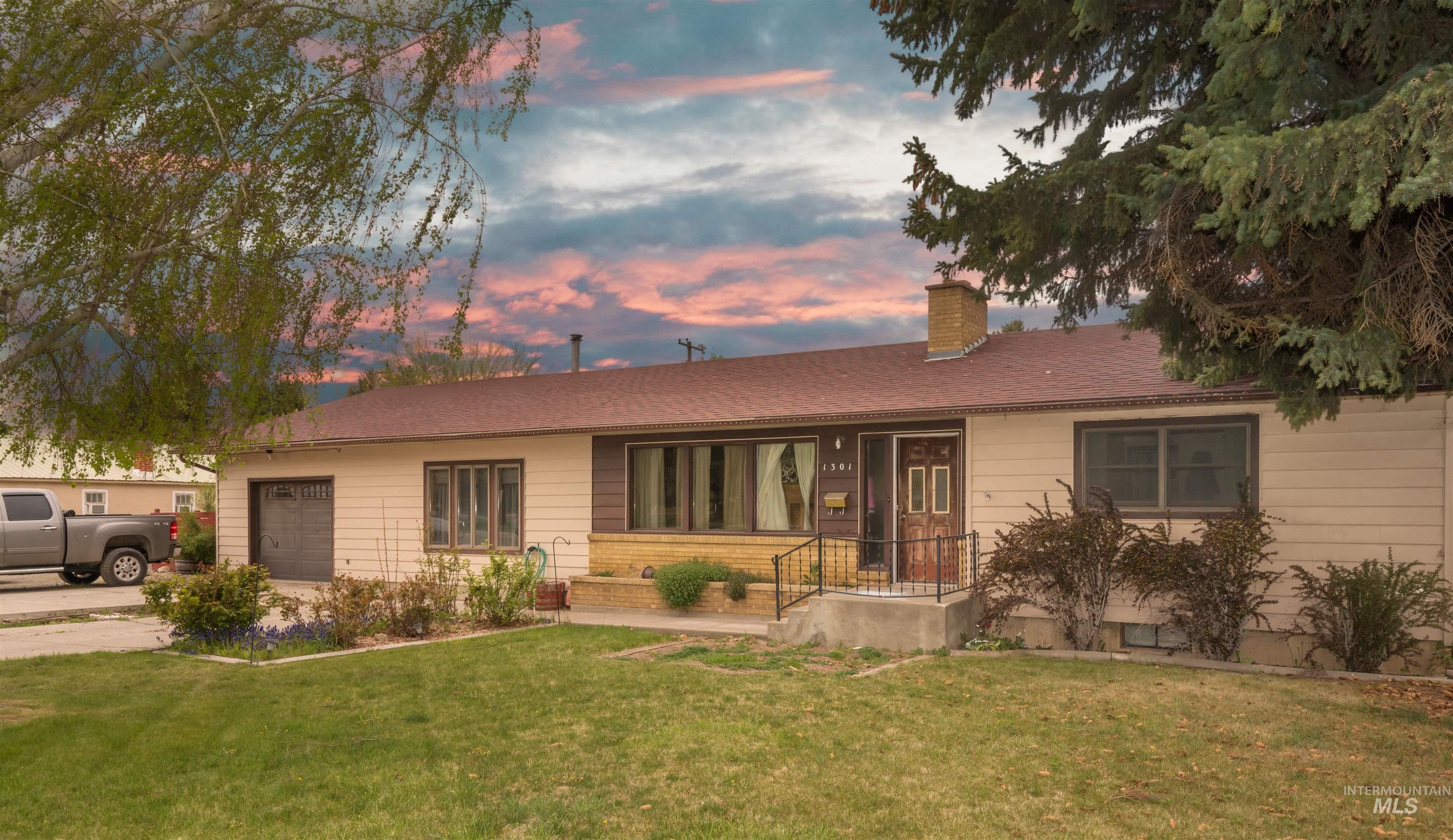 1301 Main Street, Gooding, Idaho 83330, 4 Bedrooms, 3 Bathrooms, Residential For Sale, Price $374,900,MLS 98908459
