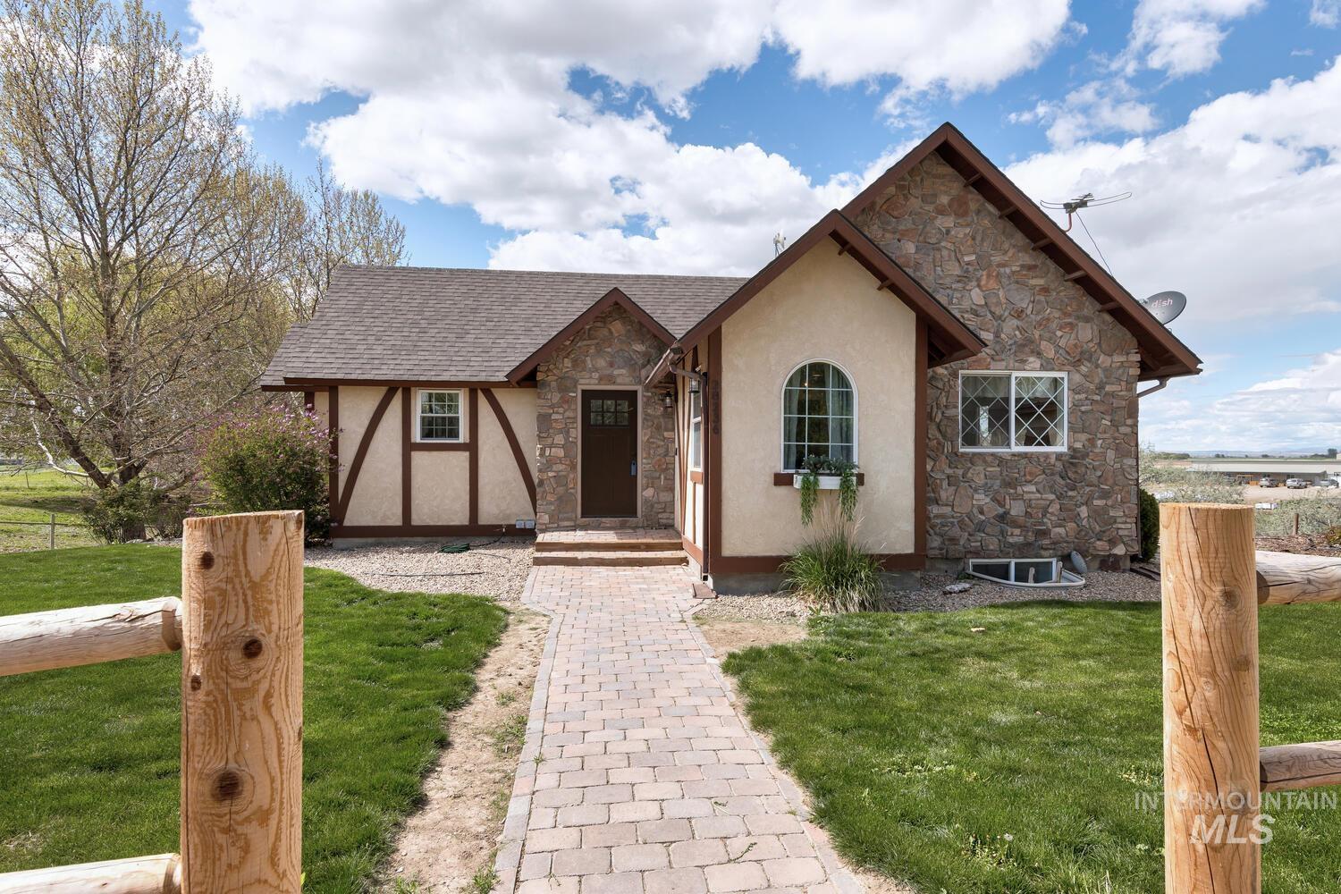 28236 Rocky Rd, Parma, Idaho 83660, 4 Bedrooms, 2.5 Bathrooms, Residential For Sale, Price $790,000,MLS 98908486