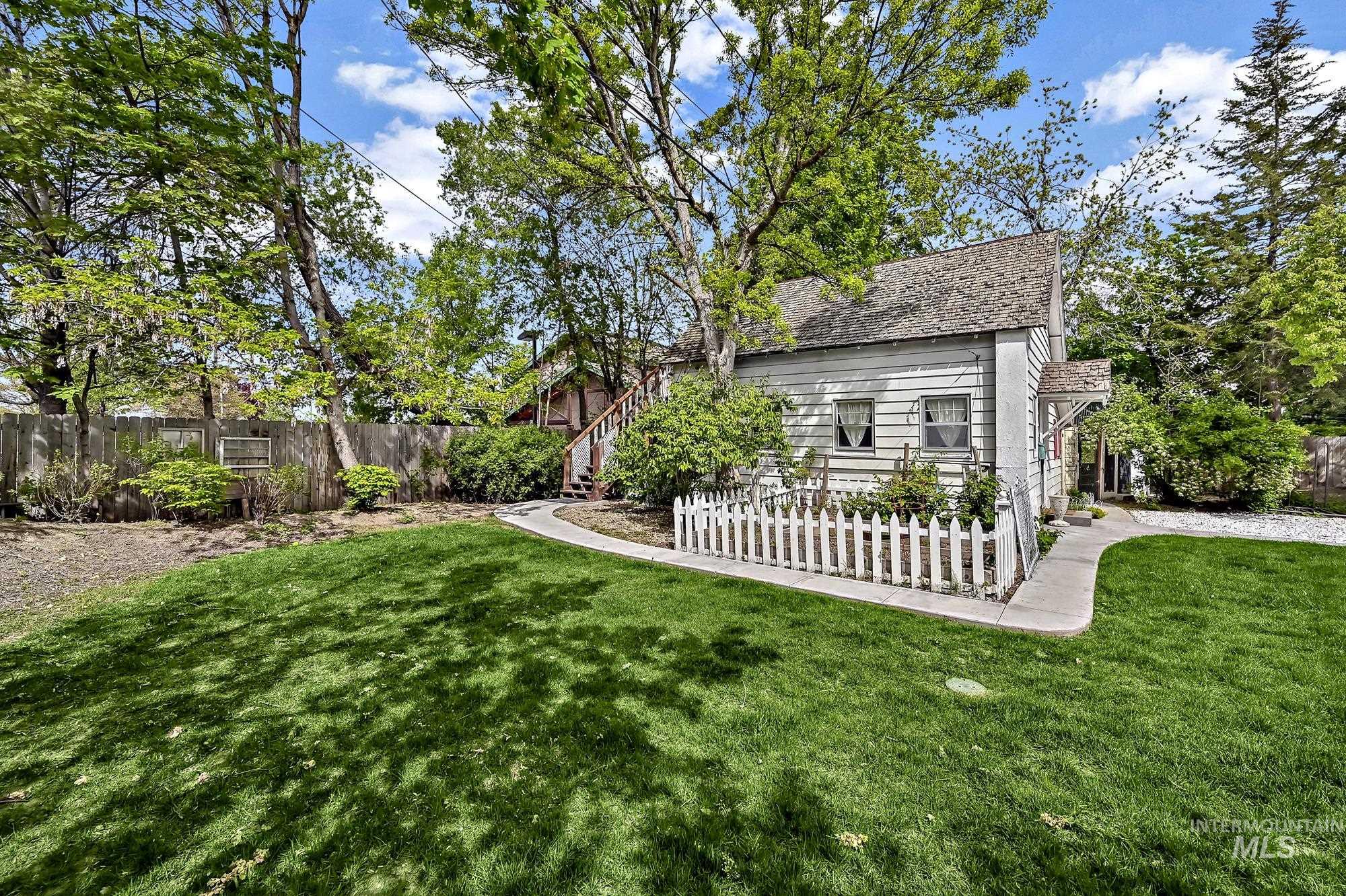 1625 S Gourley St., Boise, Idaho 83705, 4 Bedrooms, 3 Bathrooms, Residential For Sale, Price $986,000,MLS 98908491